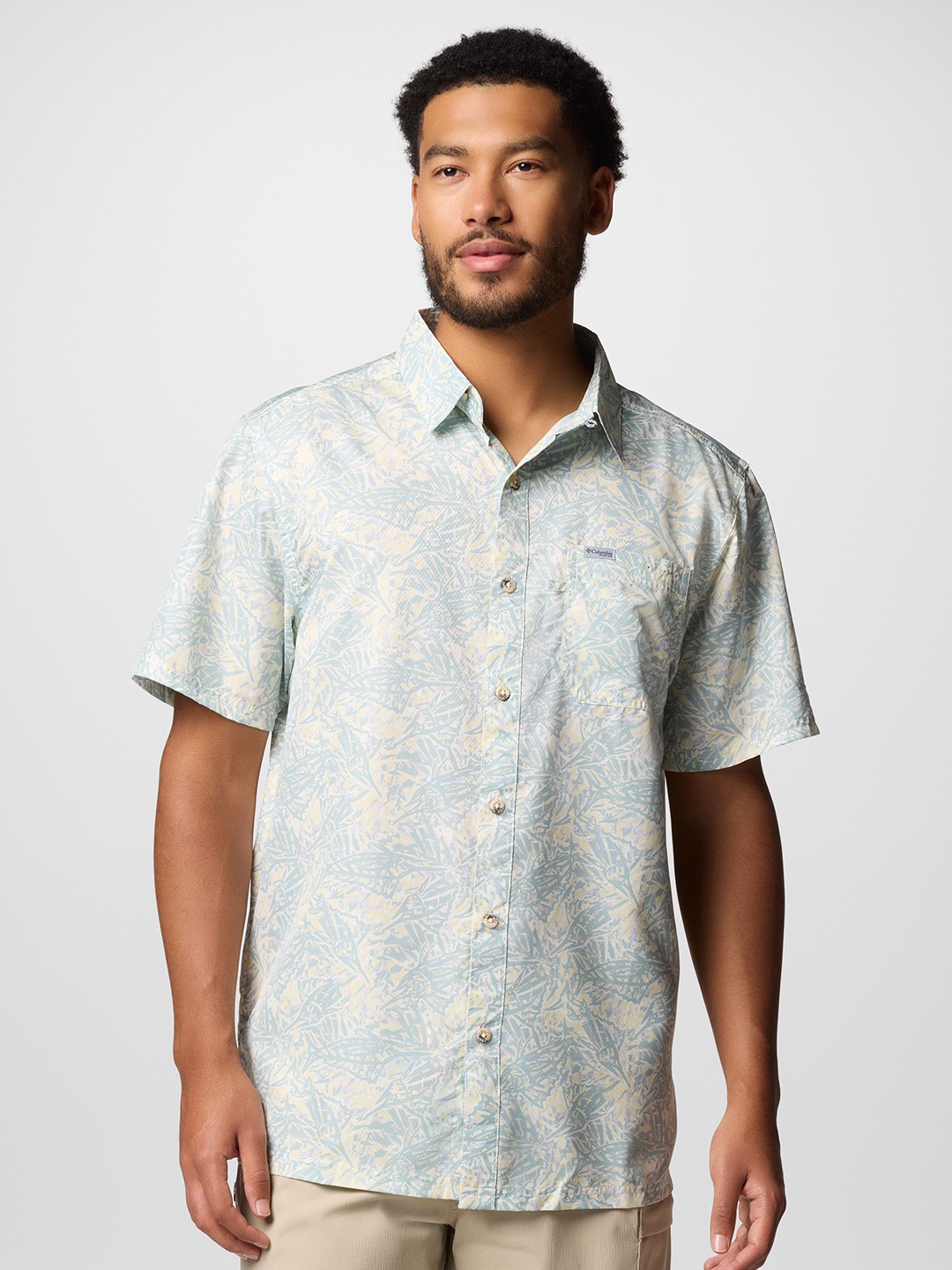 

Columbia Men Classic Spread Collar Abstract Printed Casual Shirt, White