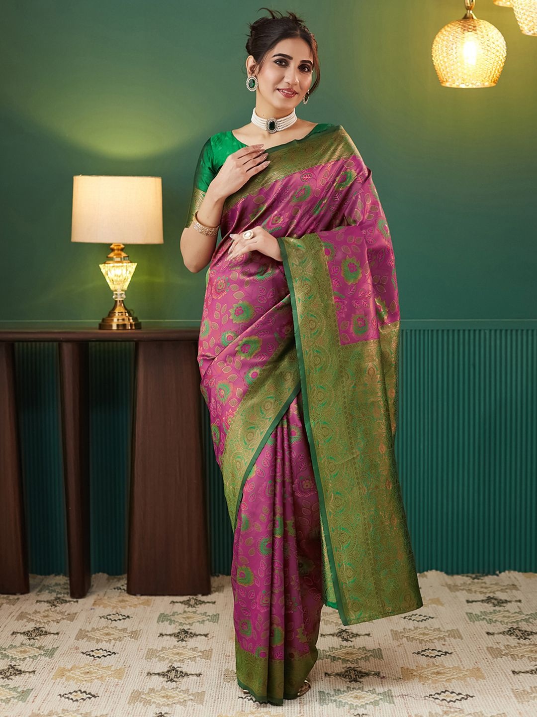 

Mitera Woven Design Zari Saree, Pink