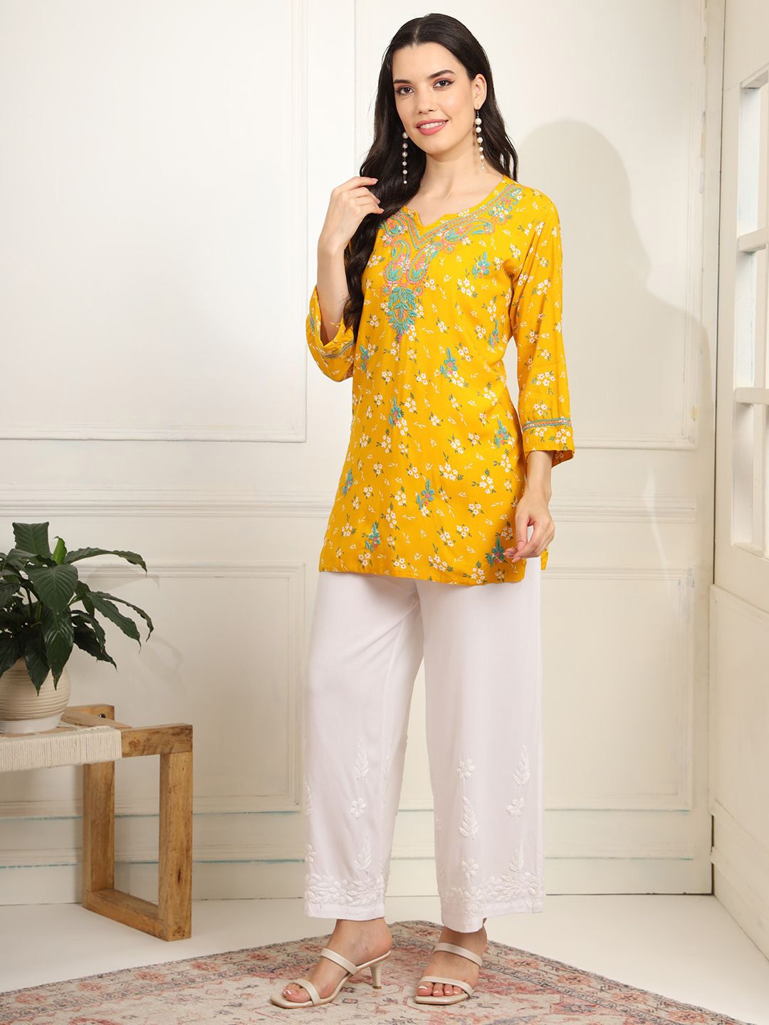 

SUFIZA LIFESTYLE Women Floral Printed Thread Work Kurti, Yellow