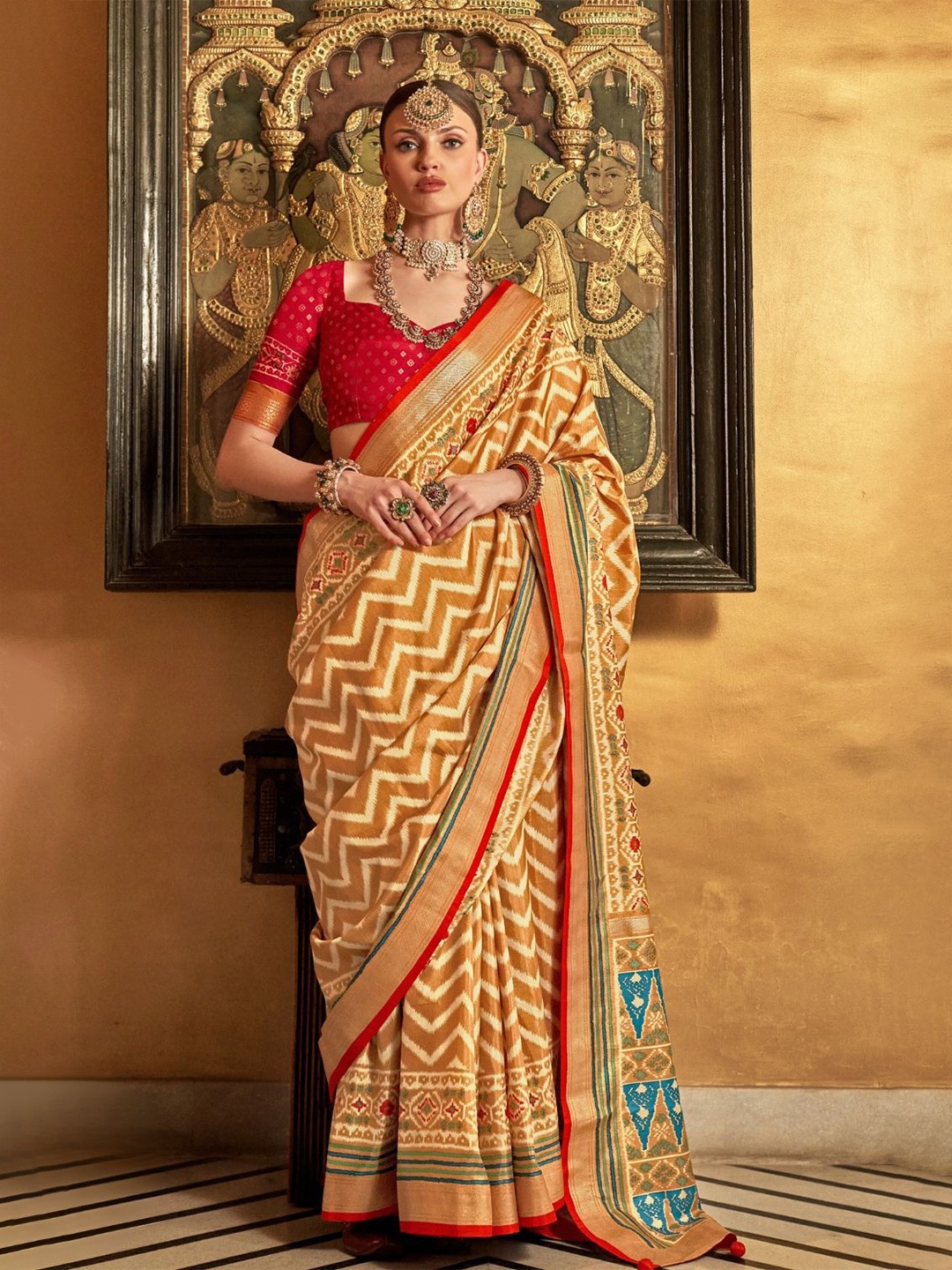 

DEVATITHI Leheriya Printed Zari Patola Saree, Orange