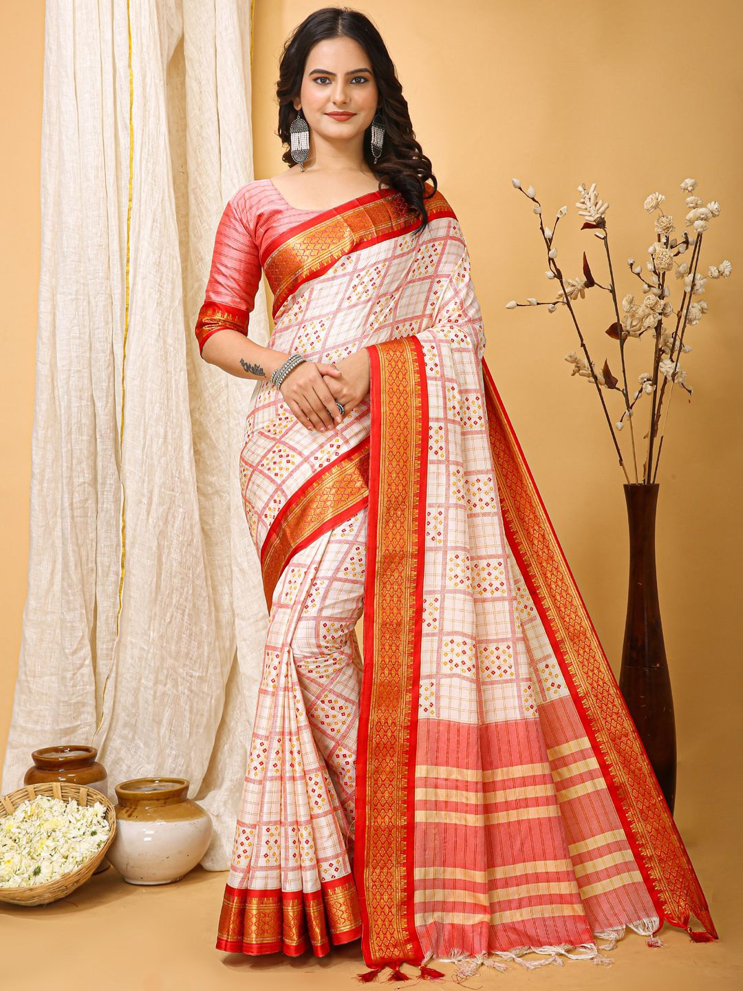 

Mitera Checked Zari Saree, Red