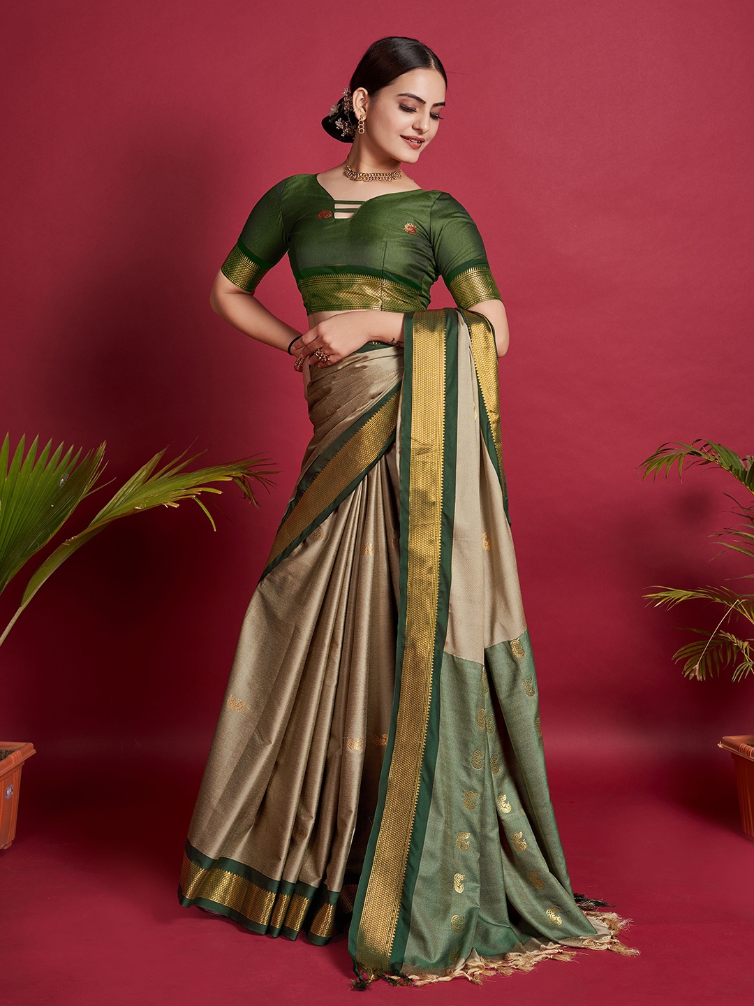 

Upalksh Woven Design Zari Kota Saree, Grey