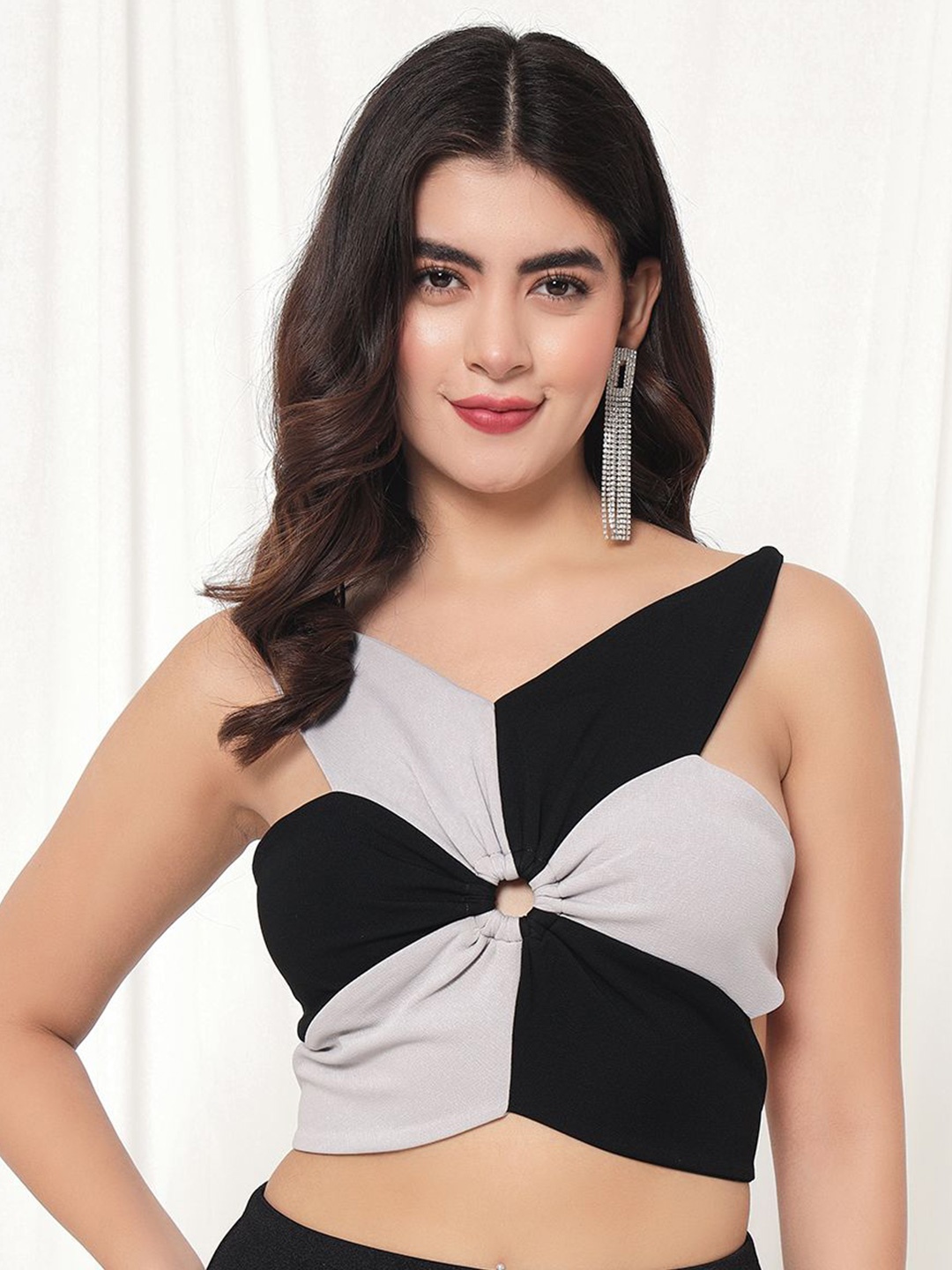 

BAESD Colourblocked Cut Out Crop Top, Black