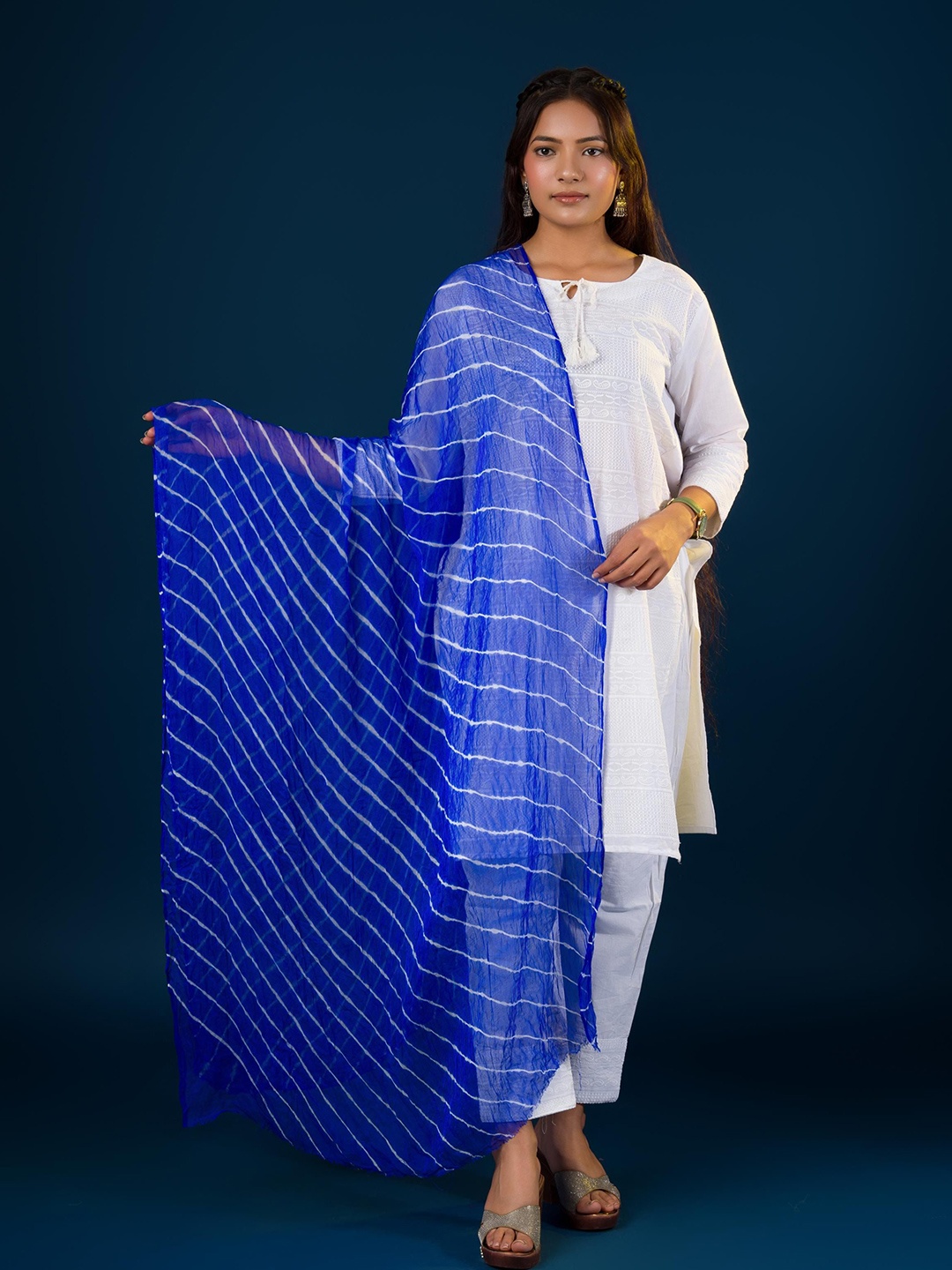 

KCPC BANDHANI Leheriya Dyed Chiffon Dupatta, Navy blue