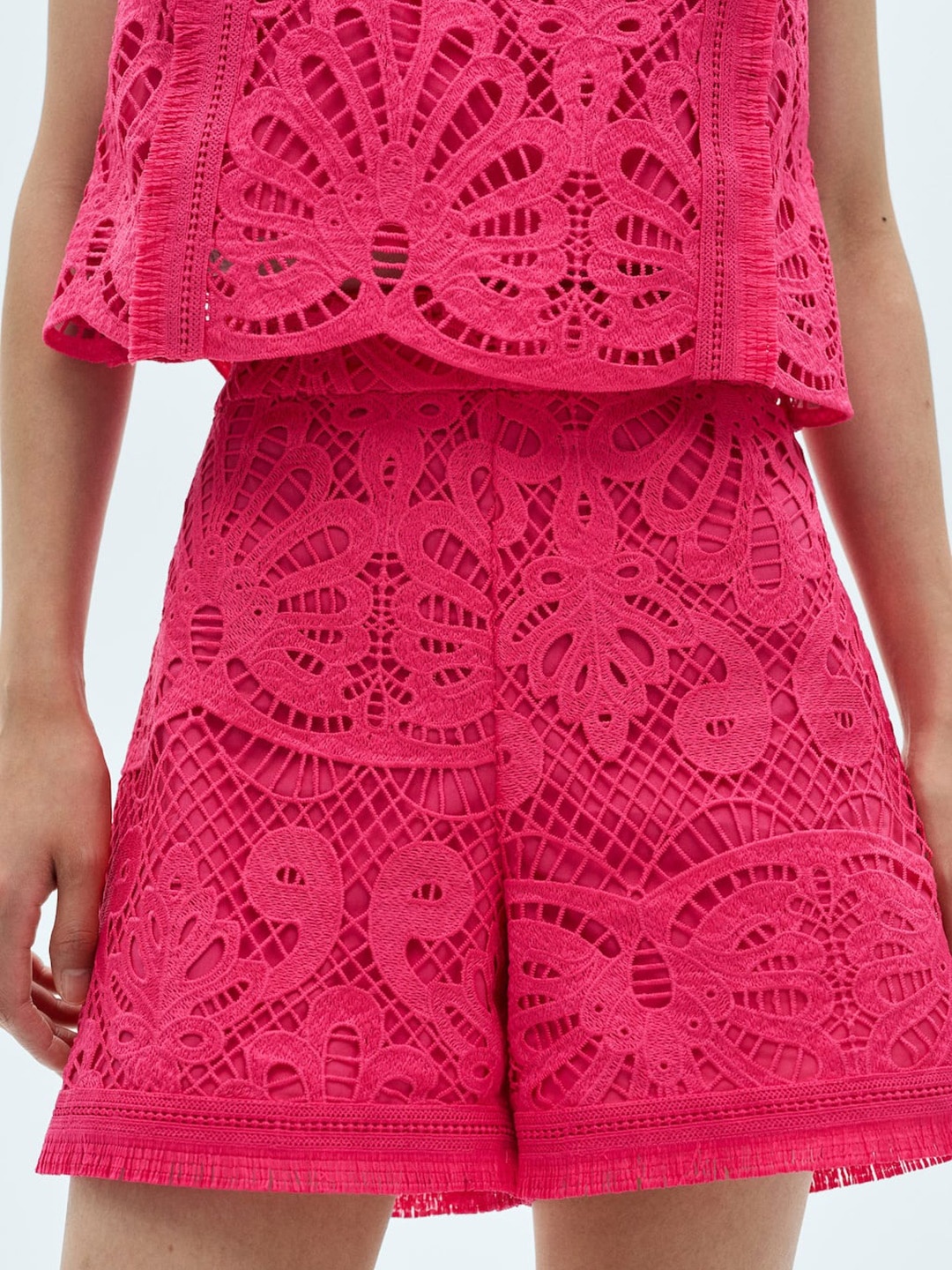 

MANGO Women Crochet knitted High Rise Shorts, Pink