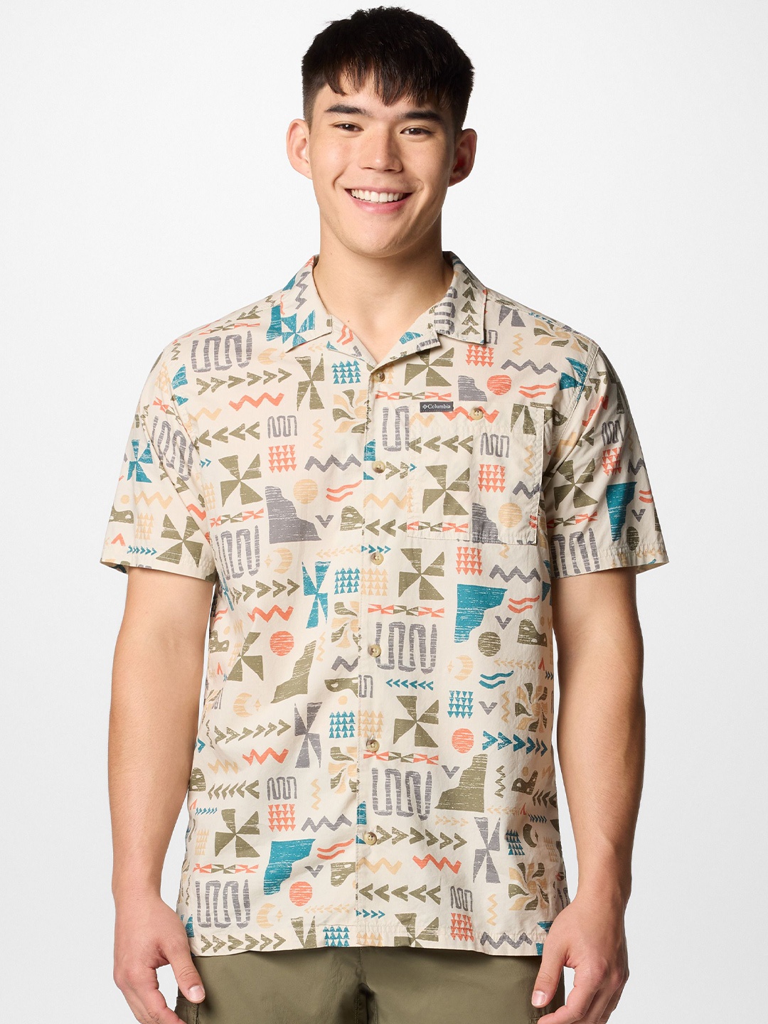 

Columbia Men Classic Spread Collar Geometric Printed Cotton Casual Shirt, Beige