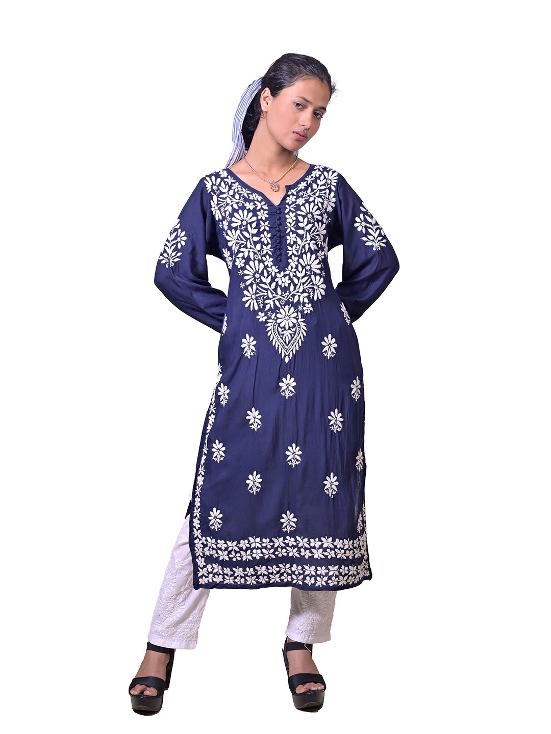 

SUFIZA LIFESTYLE Women Floral Embroidered Chikankari Kurta, Navy blue