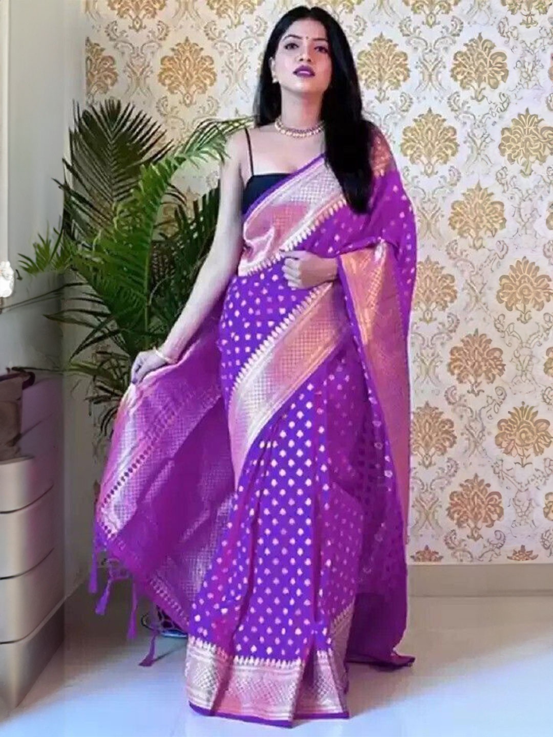 

Upalksh Floral Woven Design Banarasi Saree, Purple