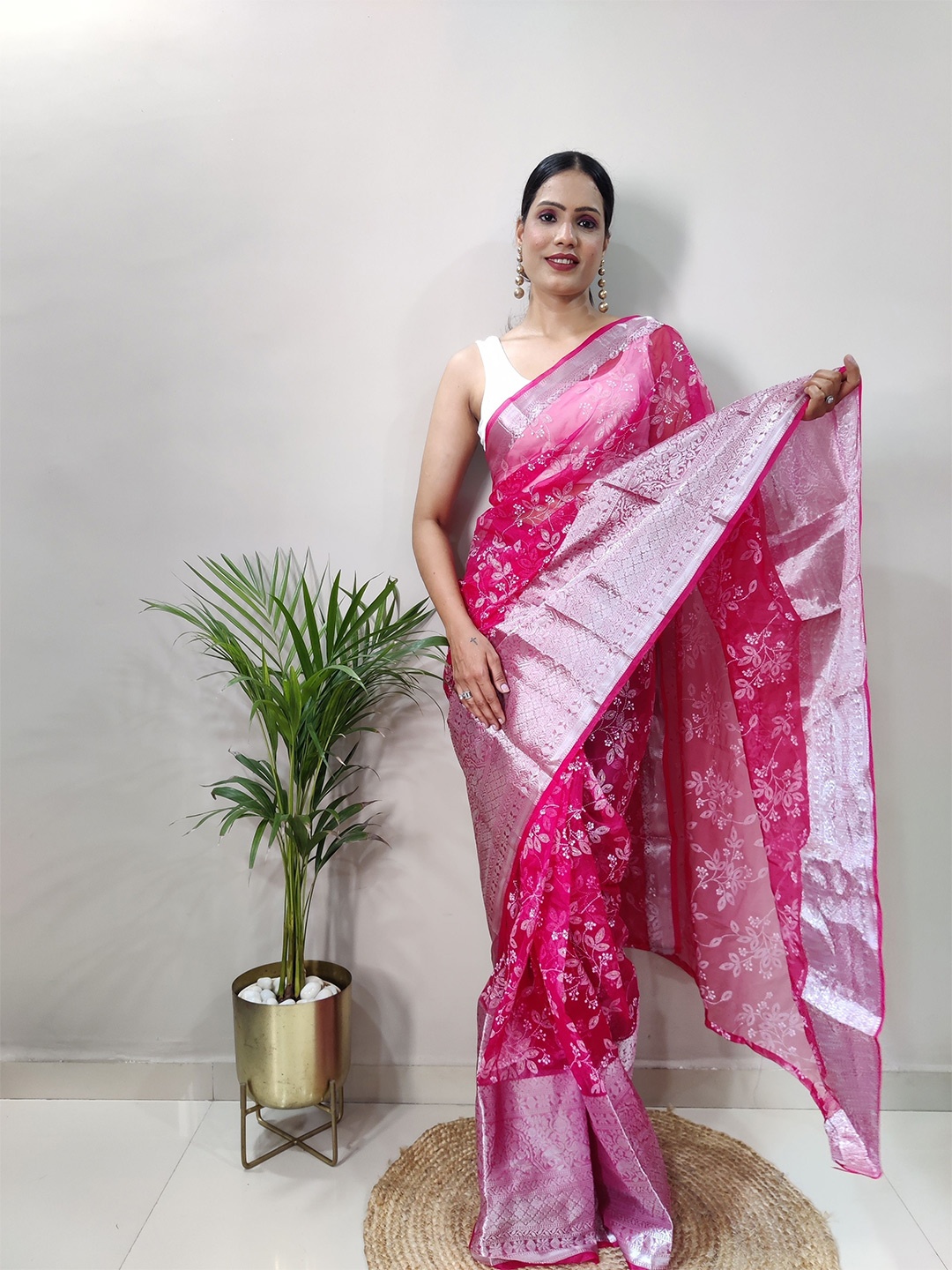 

Upalksh Floral Woven Design Pure Cotton Kota Saree, Pink