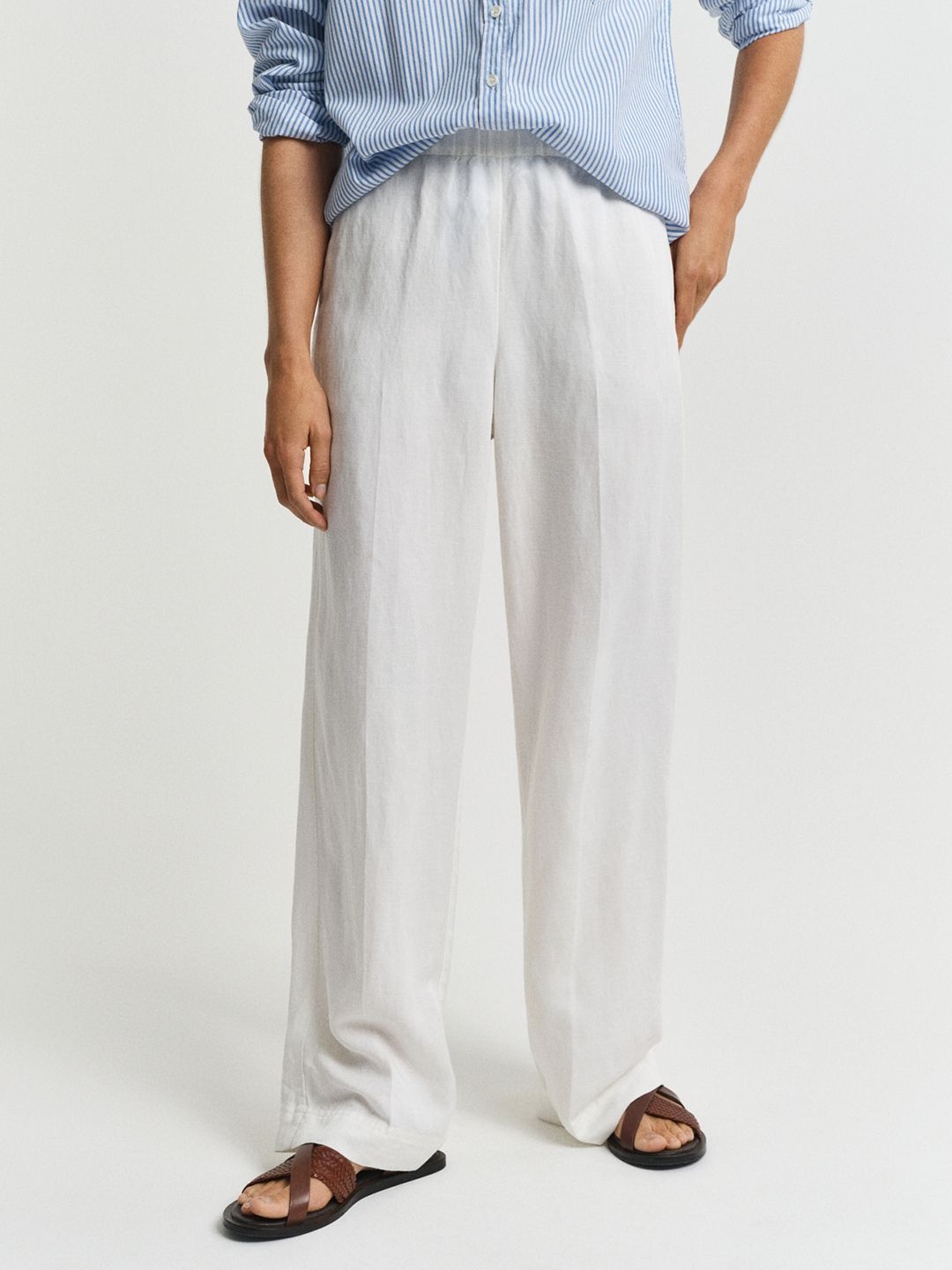 

GANT Women Relaxed Fit High-Rise Trouser, Off white