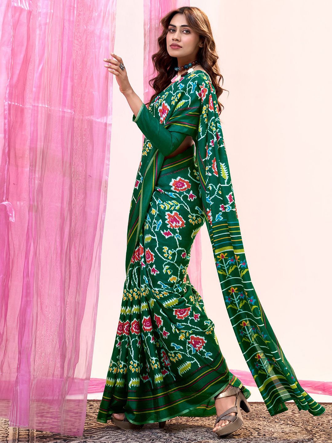 

Mitera Women Printed Saree, Green