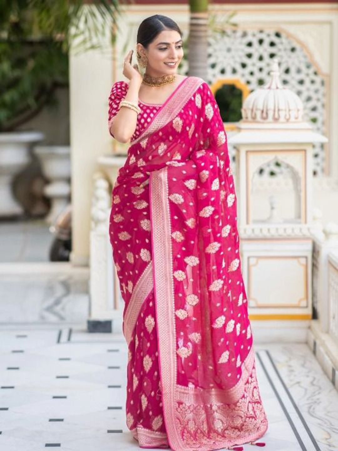 

Upalksh Woven Design Zari Patola Saree, Pink