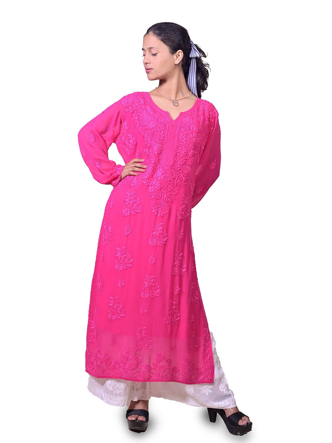

SUFIZA LIFESTYLE Women Floral Embroidered Chikankari Kurta, Fuchsia