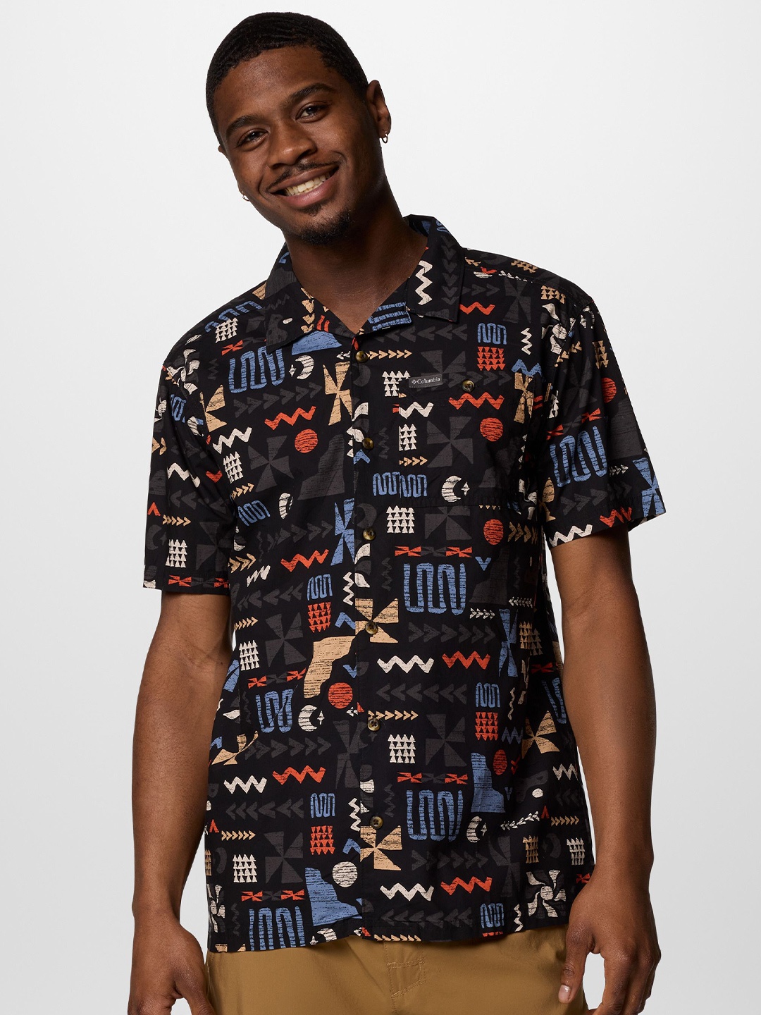 

Columbia Men Classic Spread Collar Geometric Printed Cotton Casual Shirt, Black