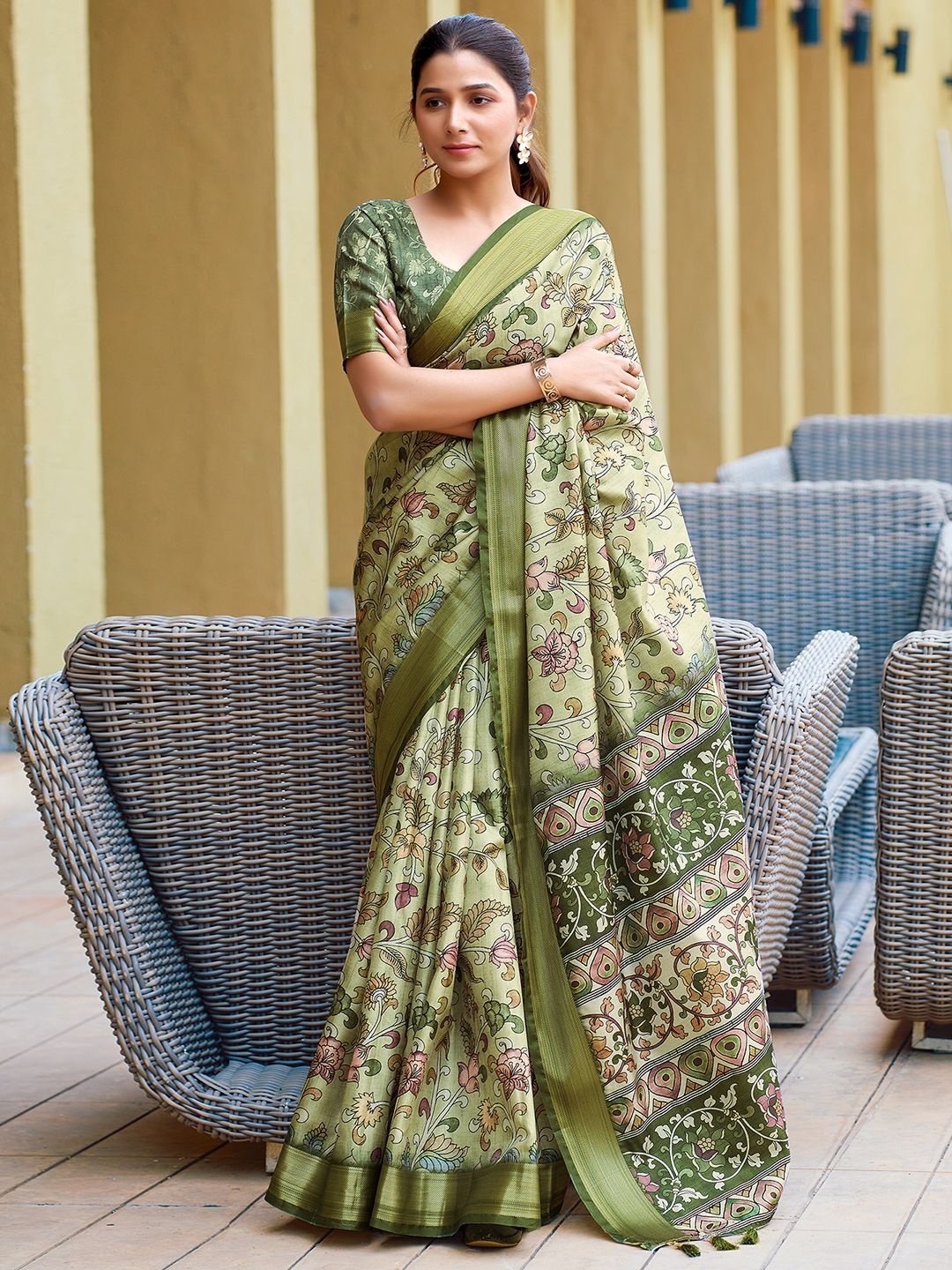 

Mitera Floral Printed Zari Saree, Green