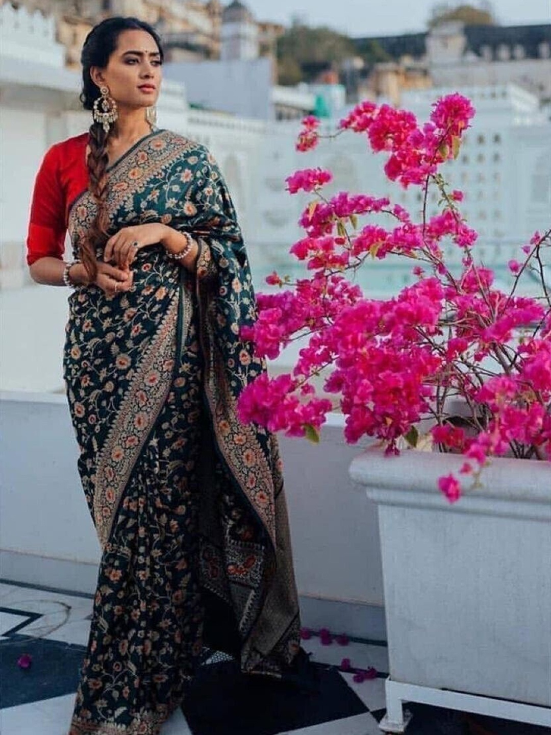 

Upalksh Floral Zari Kanjeevaram Saree, Blue