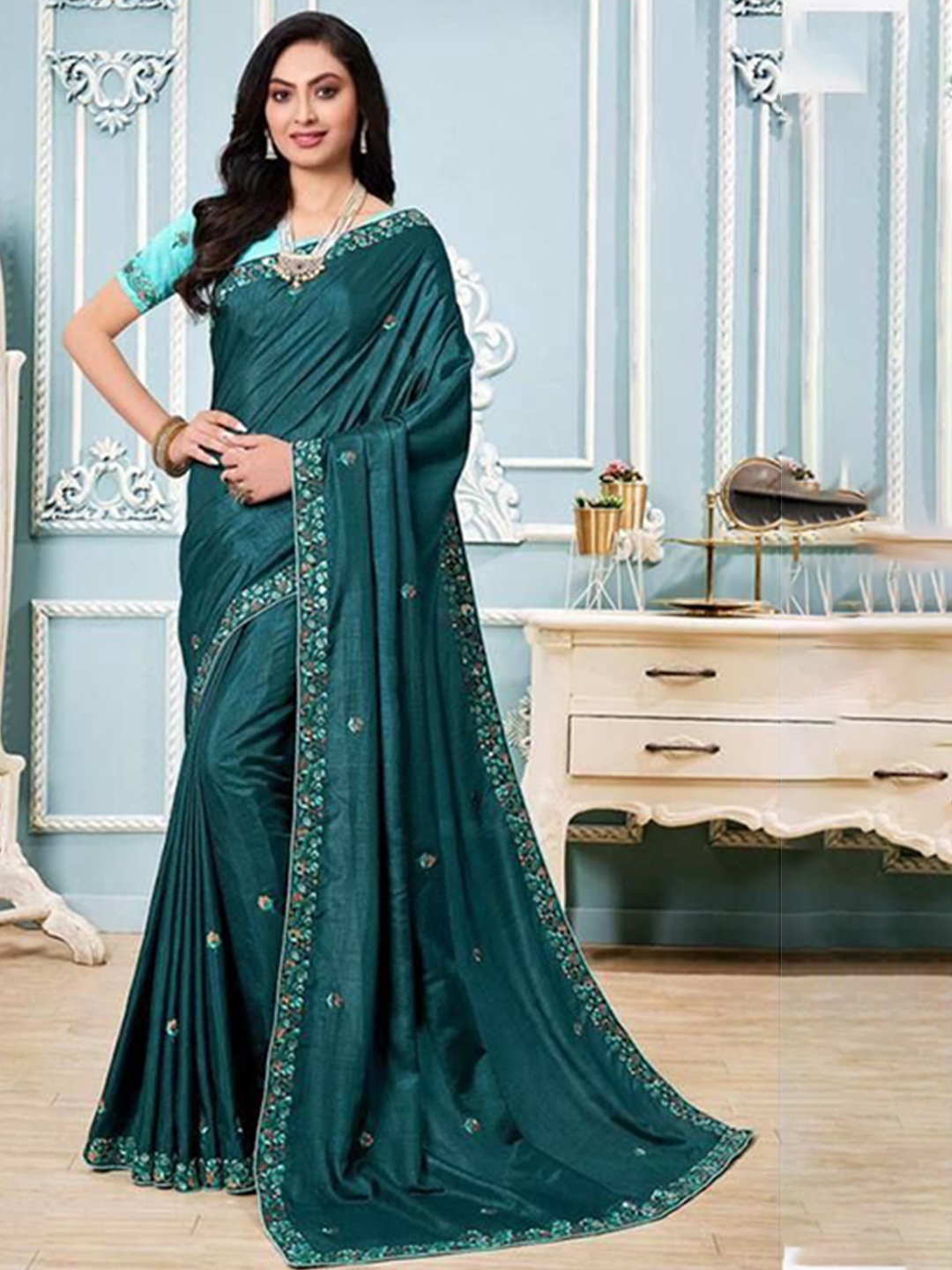 

Anouk Floral Embroidered Saree With Blouse Piece, Teal
