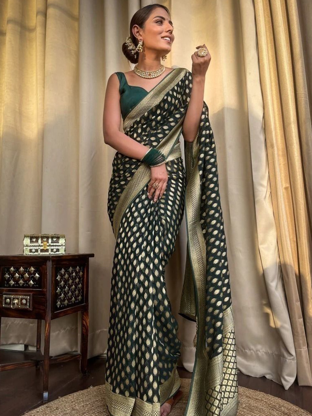 

Upalksh Woven Design Zari Pure Silk Kanjeevaram Saree, Green