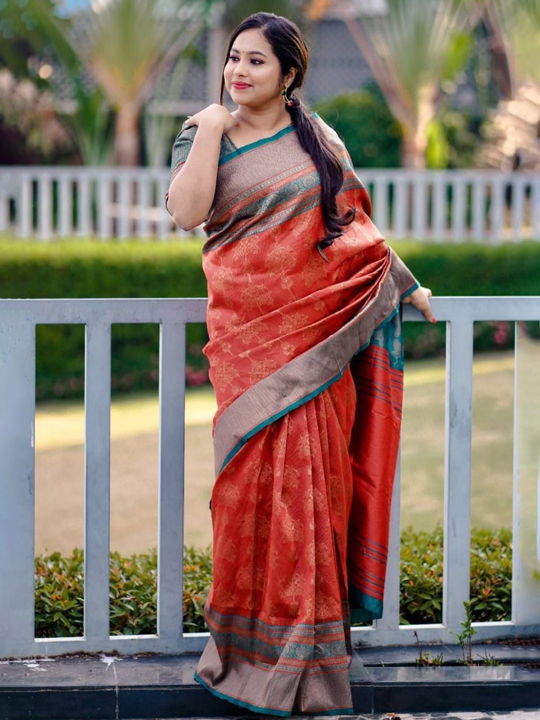 

Upalksh Woven Design Zari Kanjeevaram Saree, Red