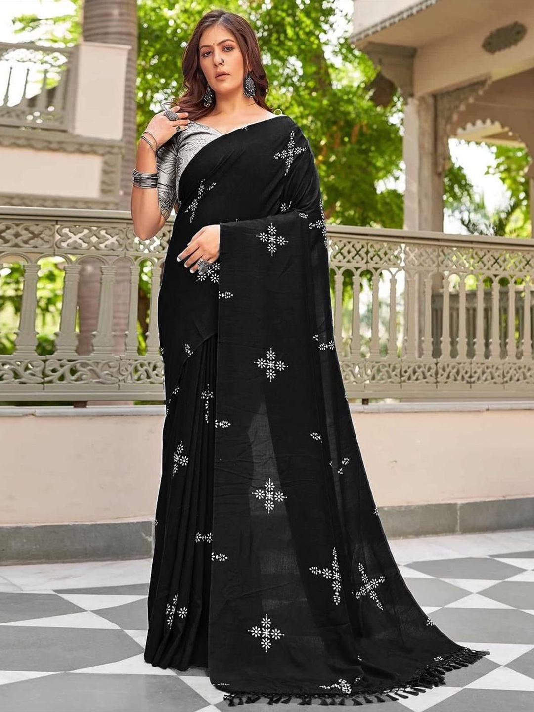 

A TO Z CART Printed Pure Silk Banarasi Saree, Black