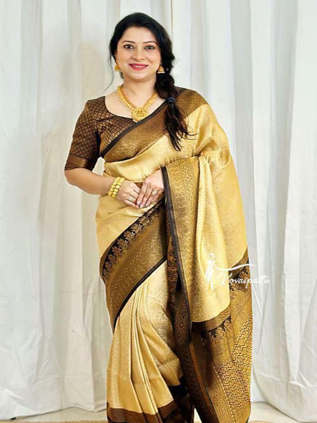 

Upalksh Woven Design Zari Banarasi Saree, Beige