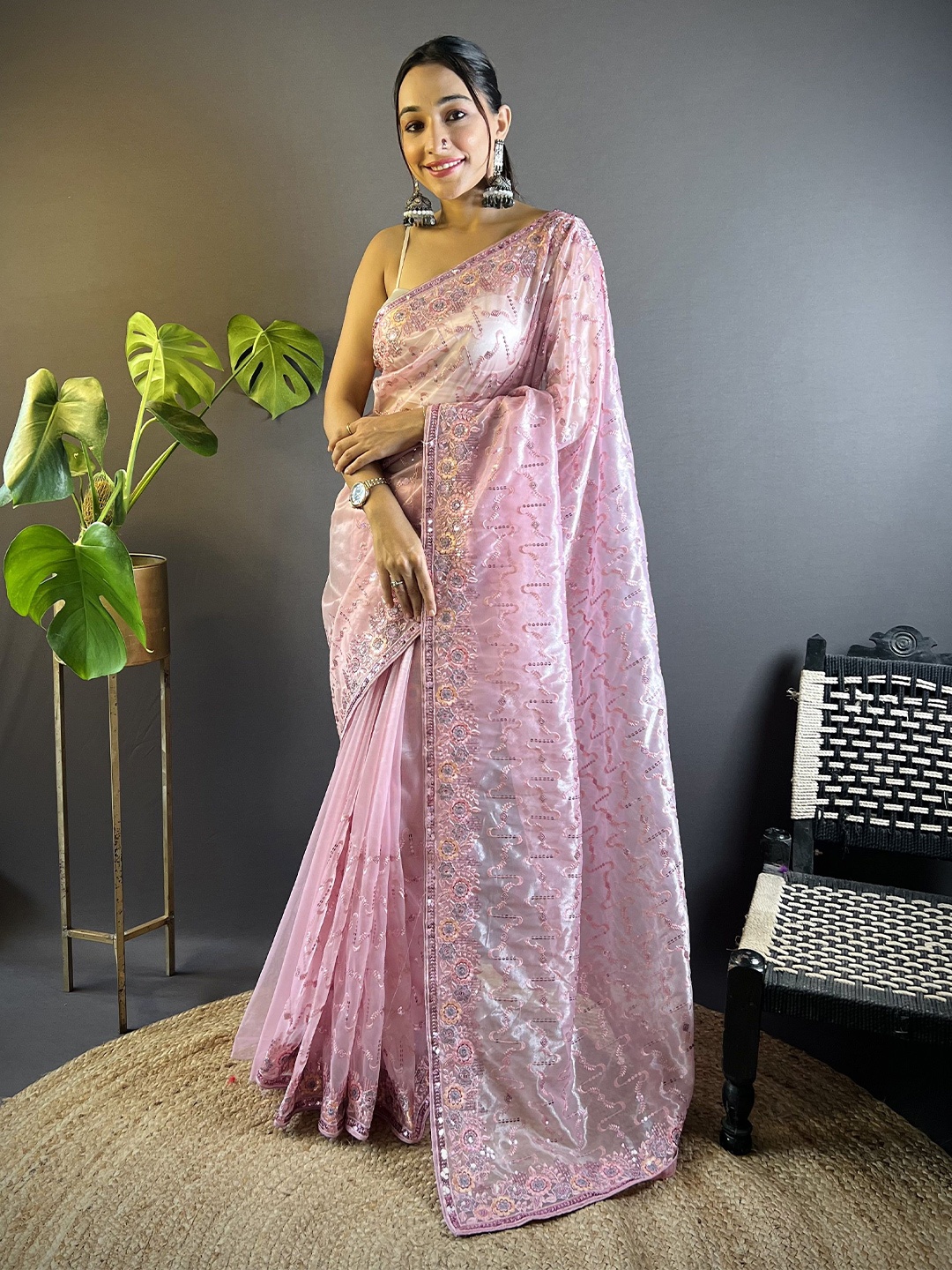 

LeeliPeeri Designer Sequinned Embroidered Net Designer Saree, Pink