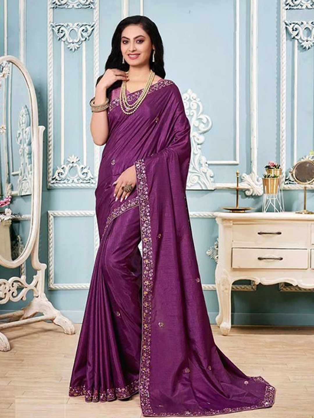 

Anouk Floral Embroidered Saree With Blouse Piece, Purple