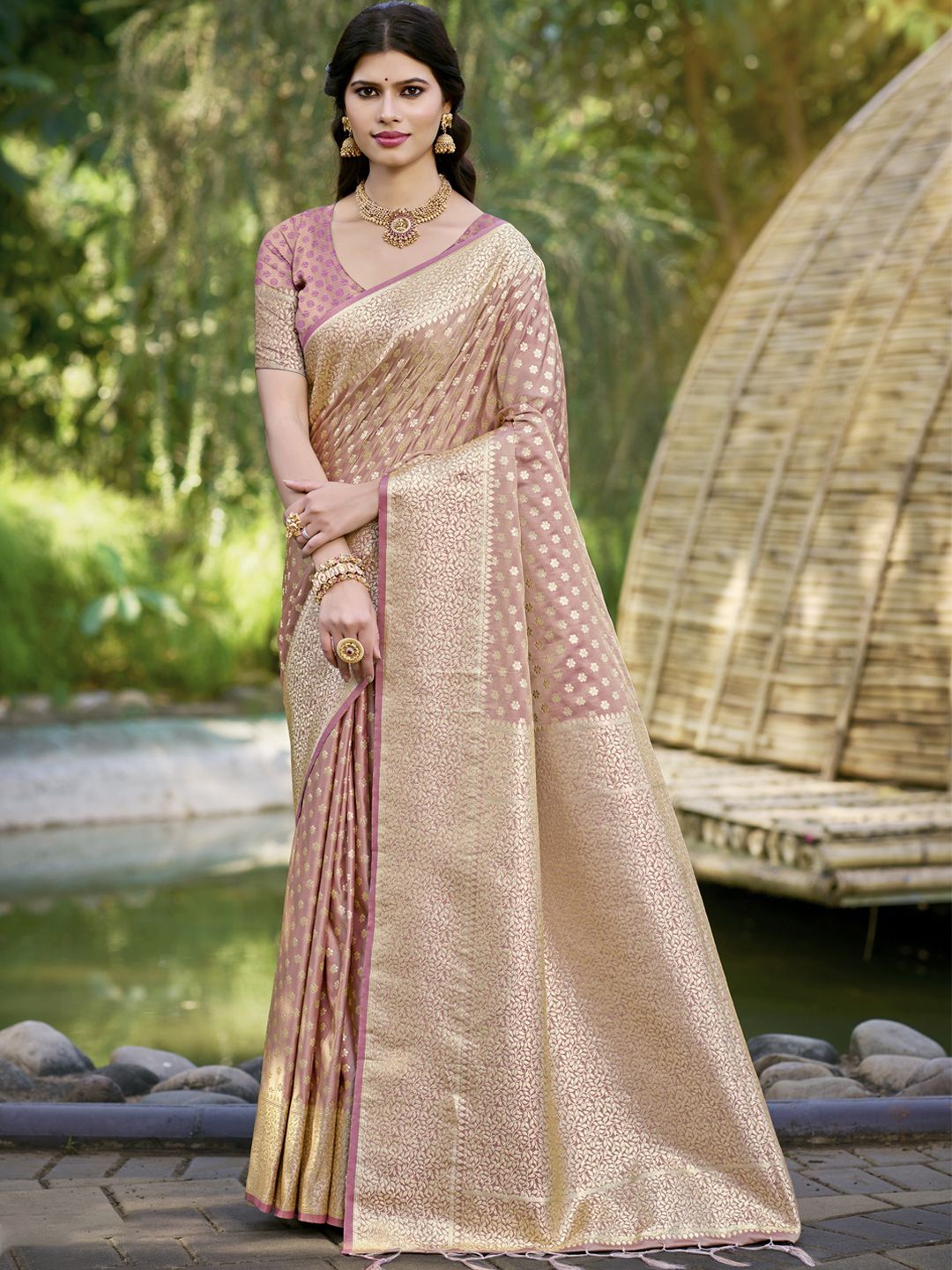 

SANGAM PRINTS Woven Design Zari Banarasi Saree, Pink
