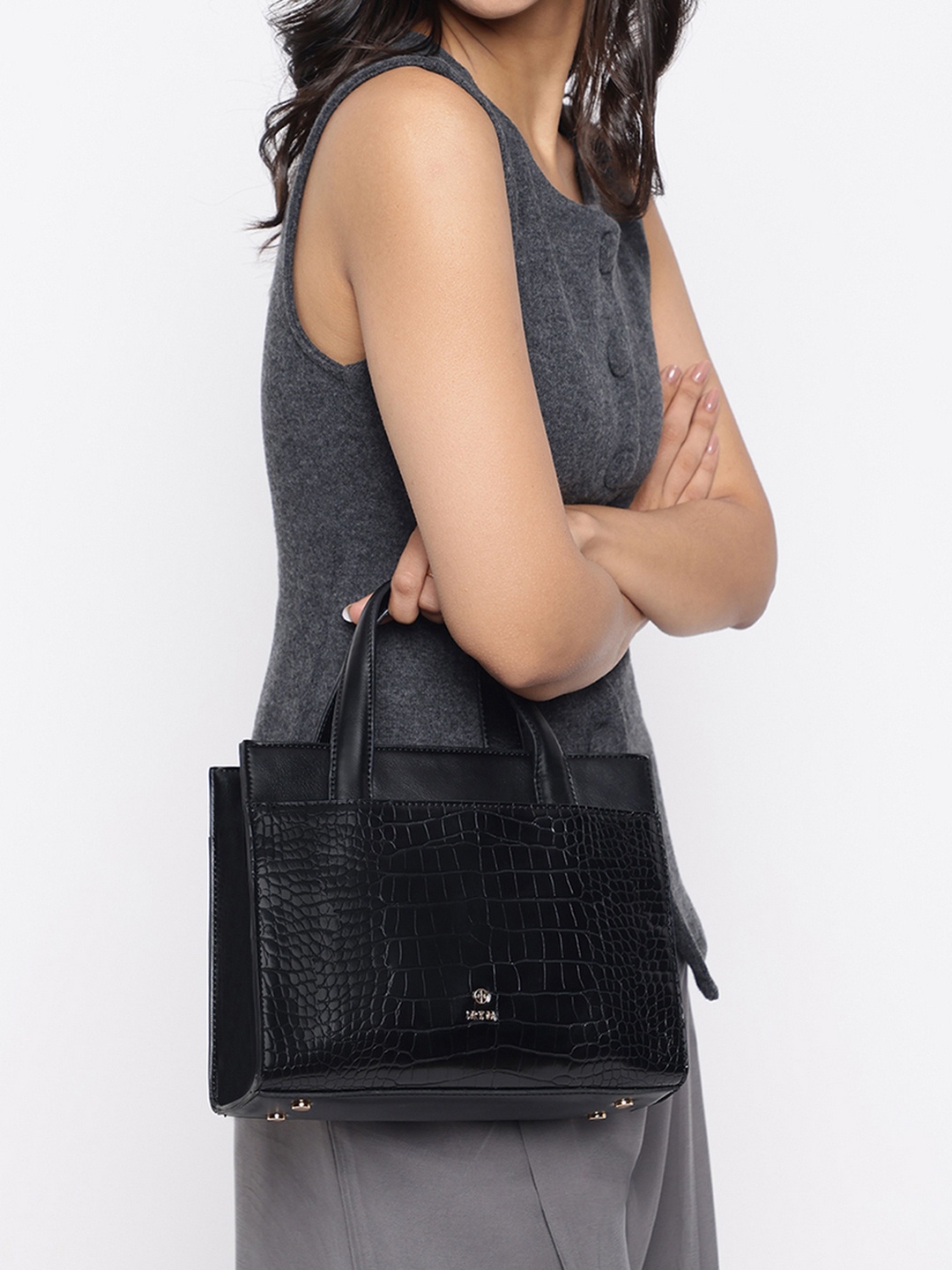 

IRTH Textured Structured Handheld Bag, Black