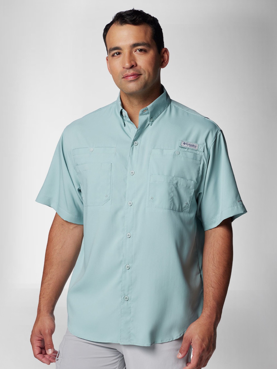 

Columbia Men Classic Button-Down Collar Solid Casual Shirt, Blue