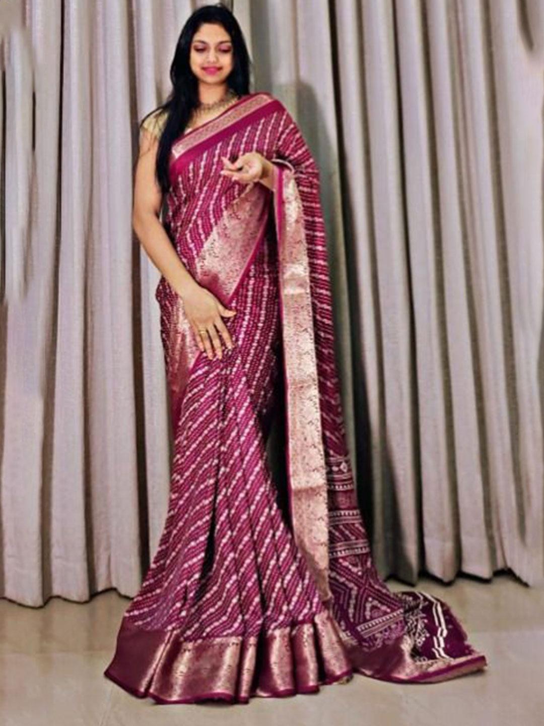 

Upalksh Woven Design Zari Jamdani Saree, Purple