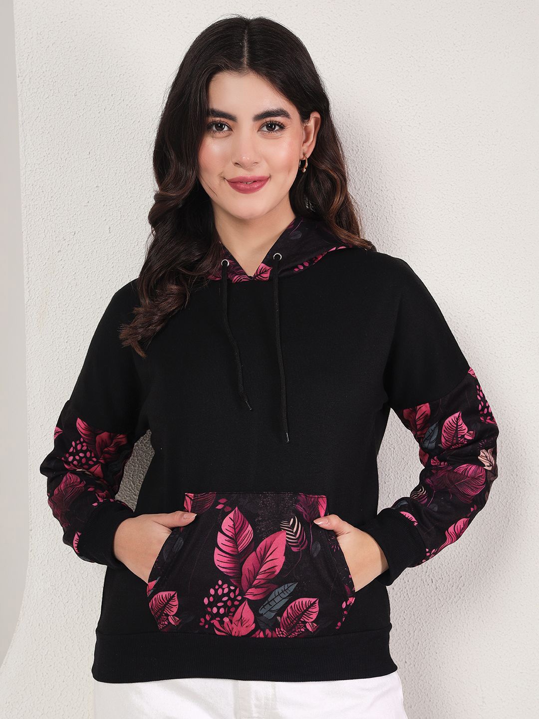 

TANDUL Women Floral Printed Hooded Pullover Sweatshirt, Black