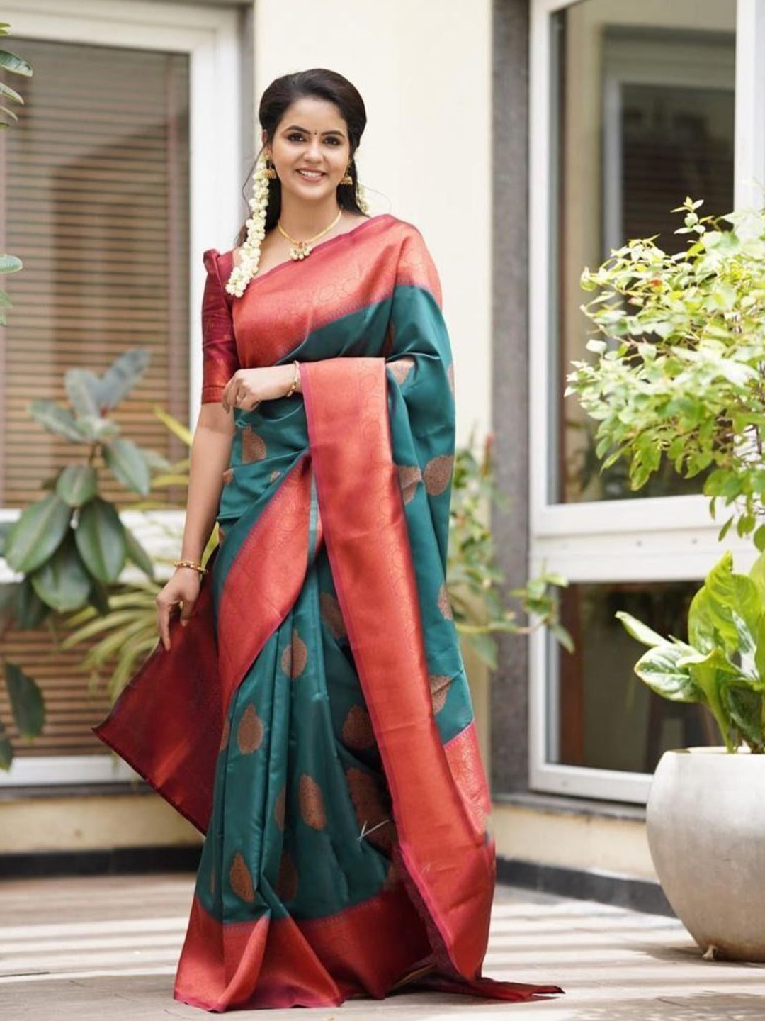 

Anouk Ethnic Motifs Zari Banarasi Saree, Green