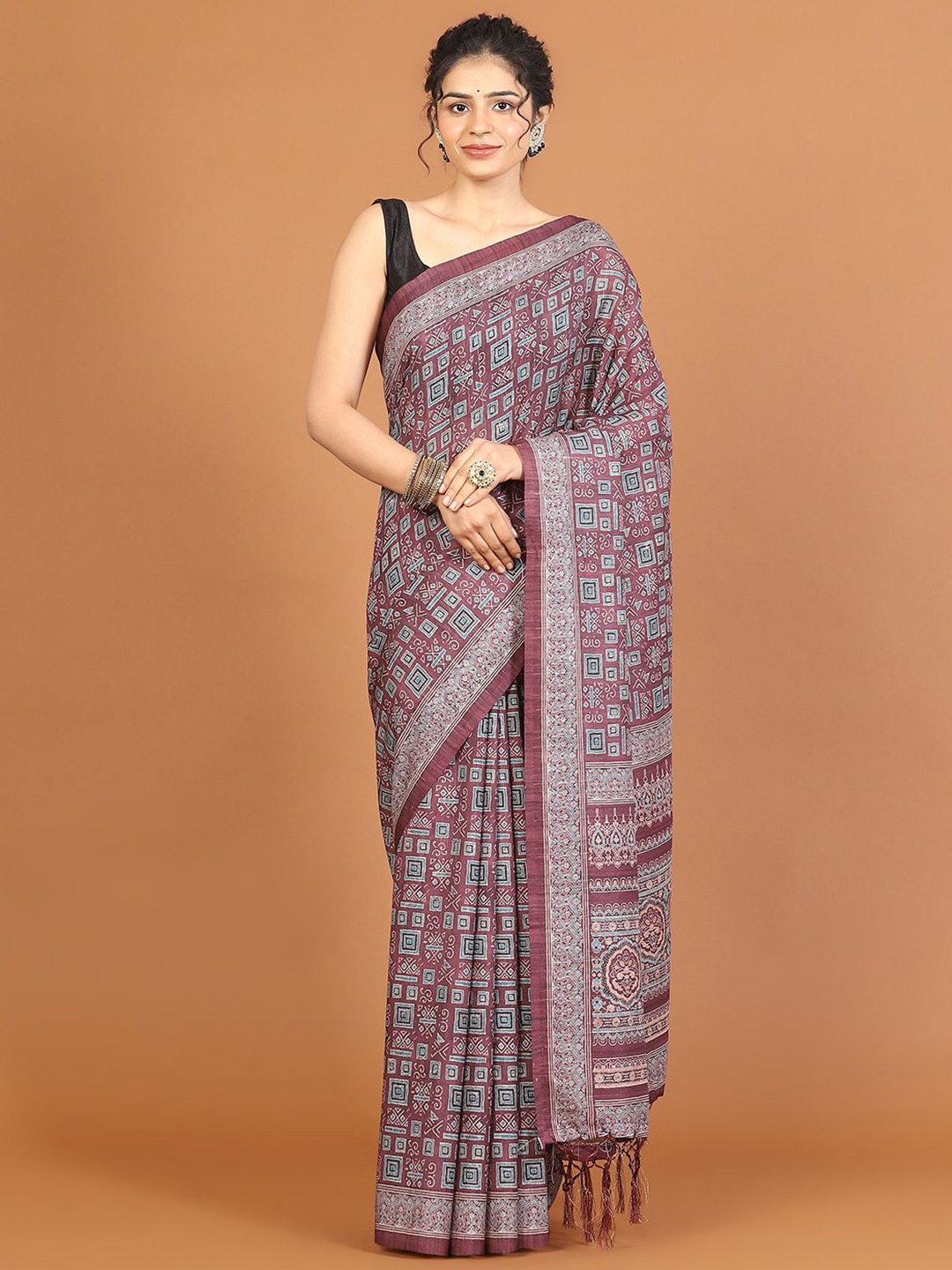 

Meena Bazaar Art Silk Designer Tussar Saree, Magenta