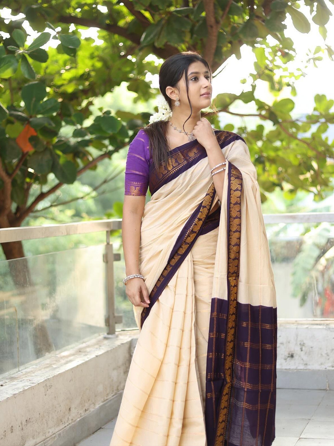 

A TO Z CART Woven Design Pure Silk Saree, Purple