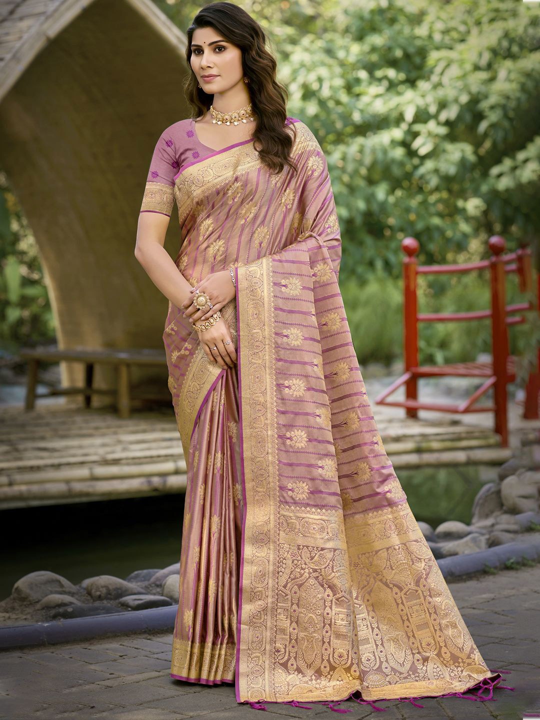 

SANGAM PRINTS Banarasi Saree, Lavender