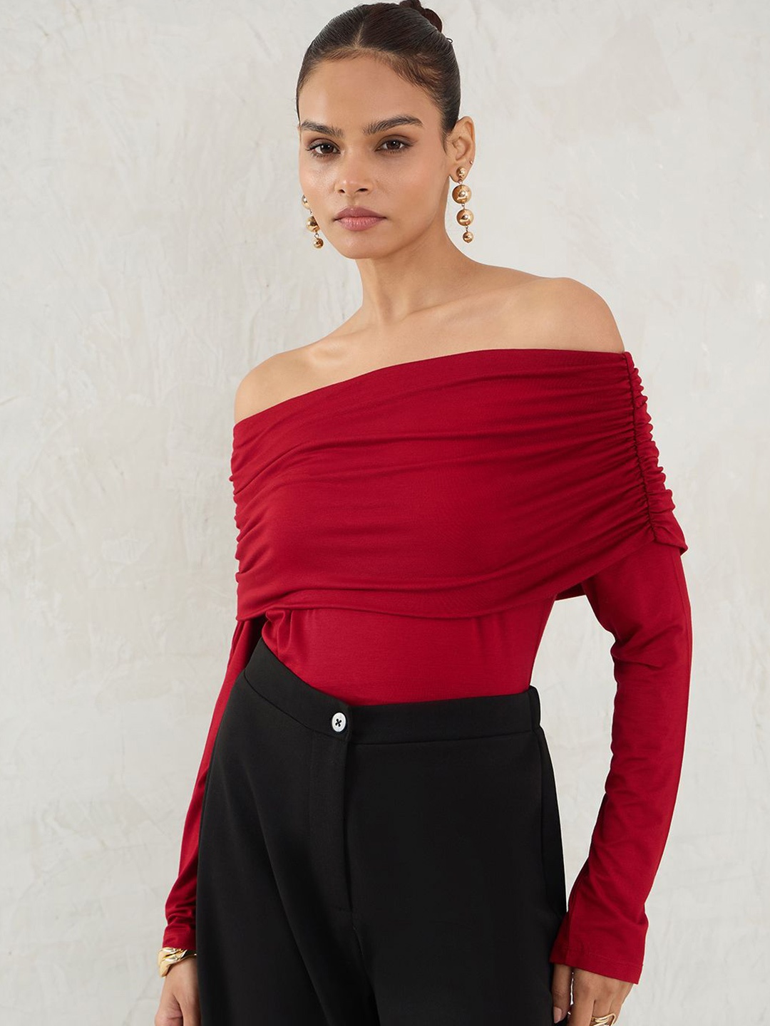 

FEMMELLA Off-Shoulder Ruched Bardot Top, Red