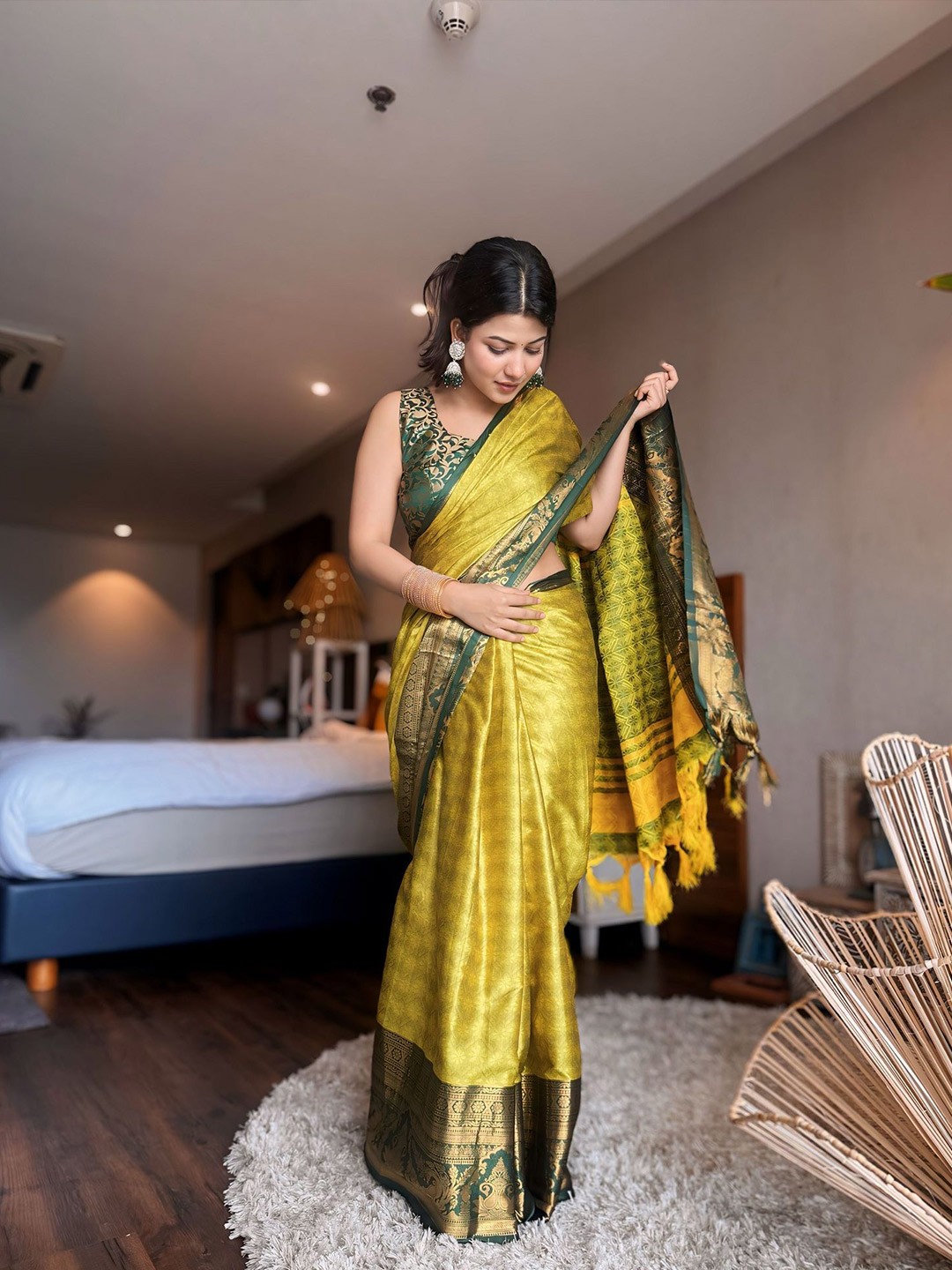 

A TO Z CART Floral Zari Pure Silk Kanjeevaram Saree, Lime green