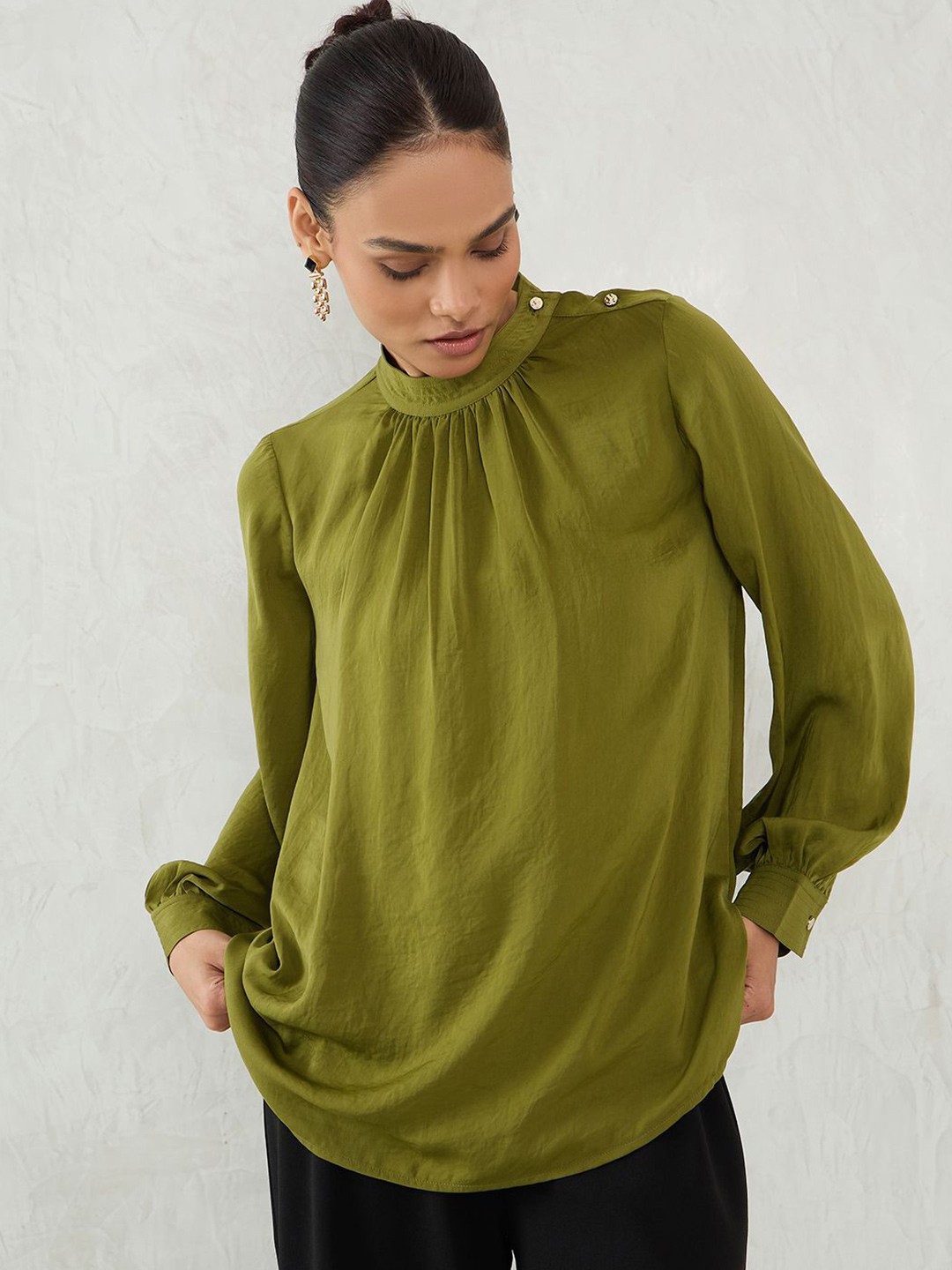 

FEMMELLA Satin Shoulder Button Detail Top, Olive