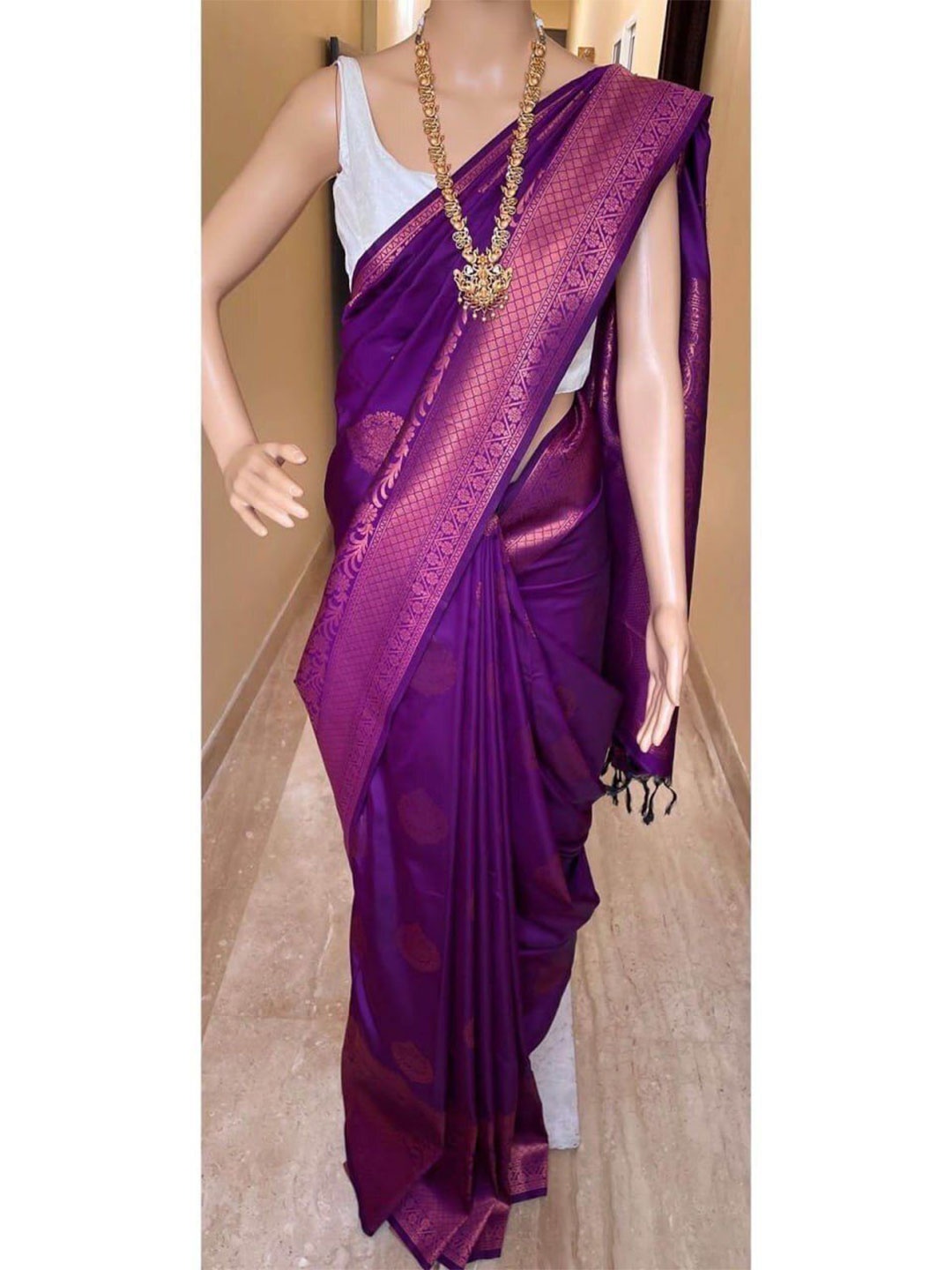 

Upalksh Woven Design Kanjeevaram Saree, Purple