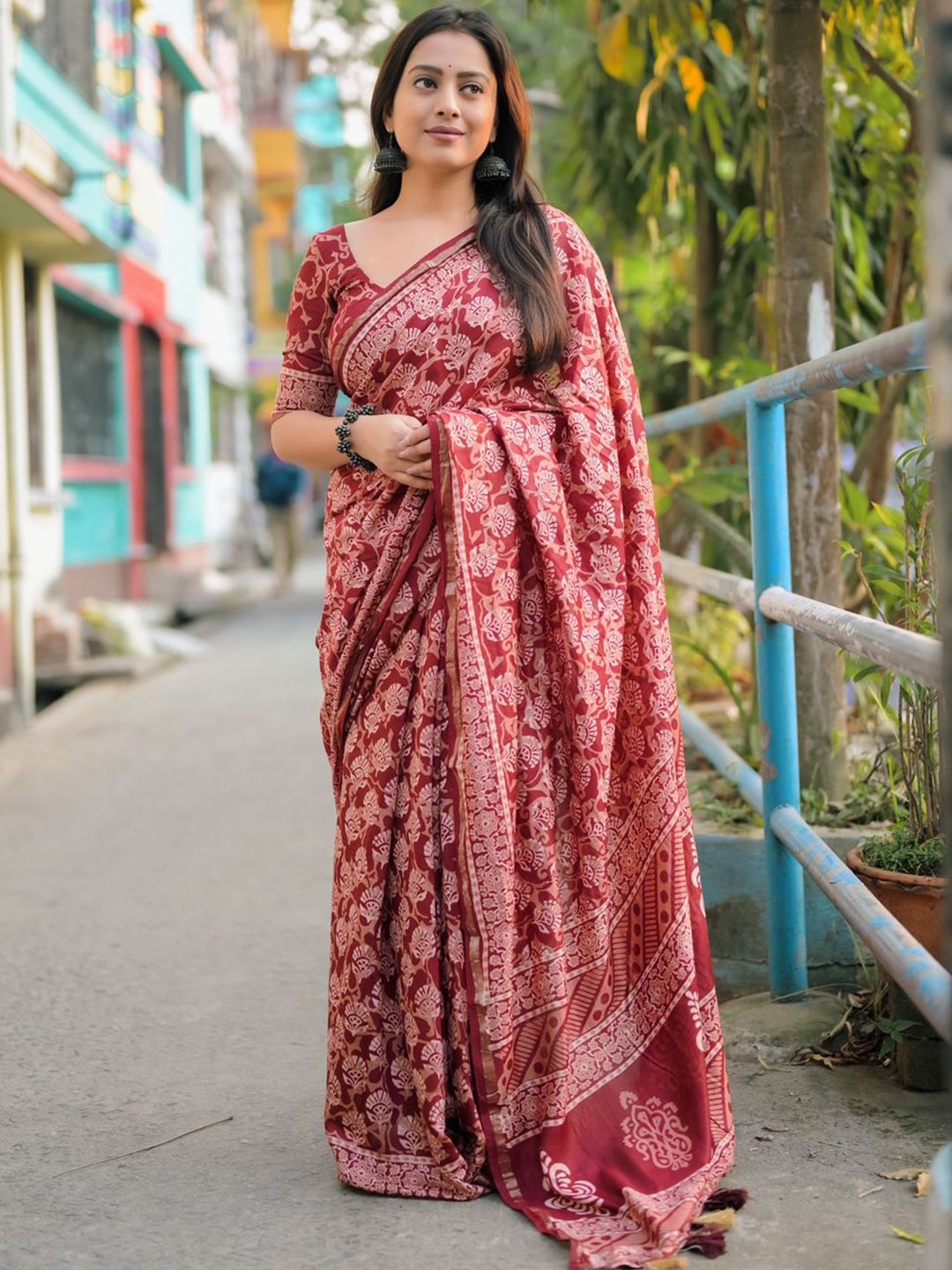 

Mitera Floral Printed Chanderi Saree, Maroon