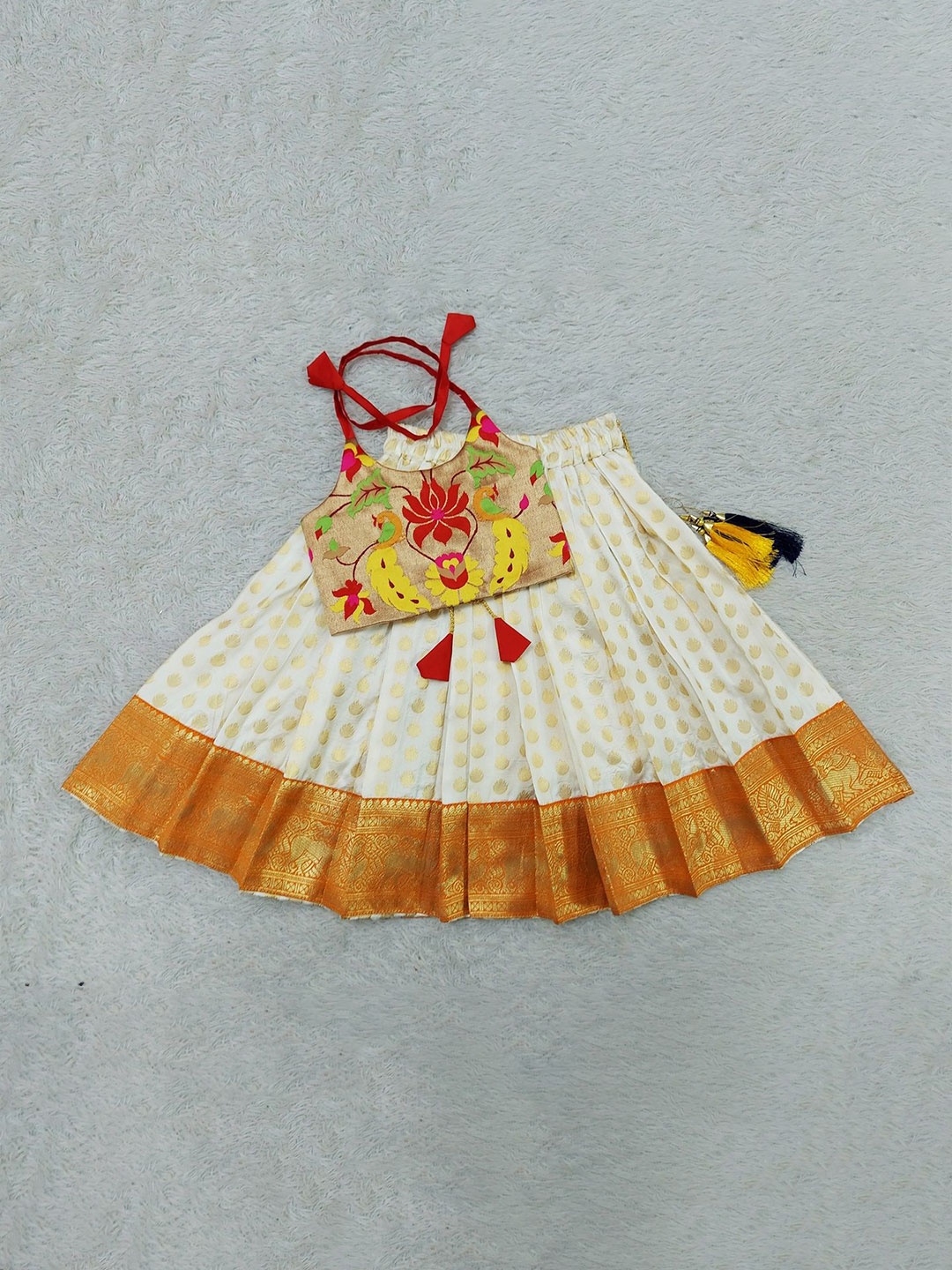 

FELIZ THE DESIGNER STUDIO Girls Ready to Wear Lehenga &, White