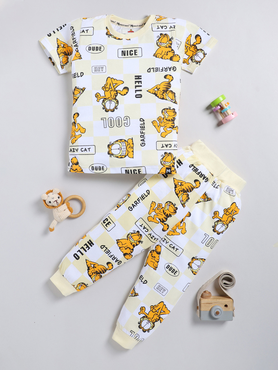 

YK X Minute Mirth Boys Pure Cotton Garfield Printed T-shirt & Joggers, White