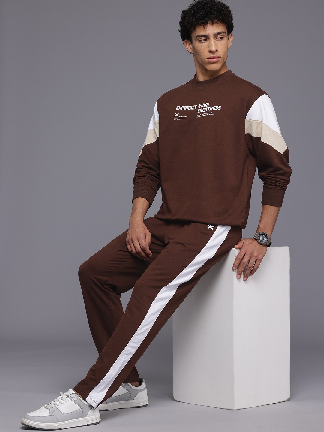 

HRX by Hrithik Roshan Printed Lifestyle Tracksuits, Brown