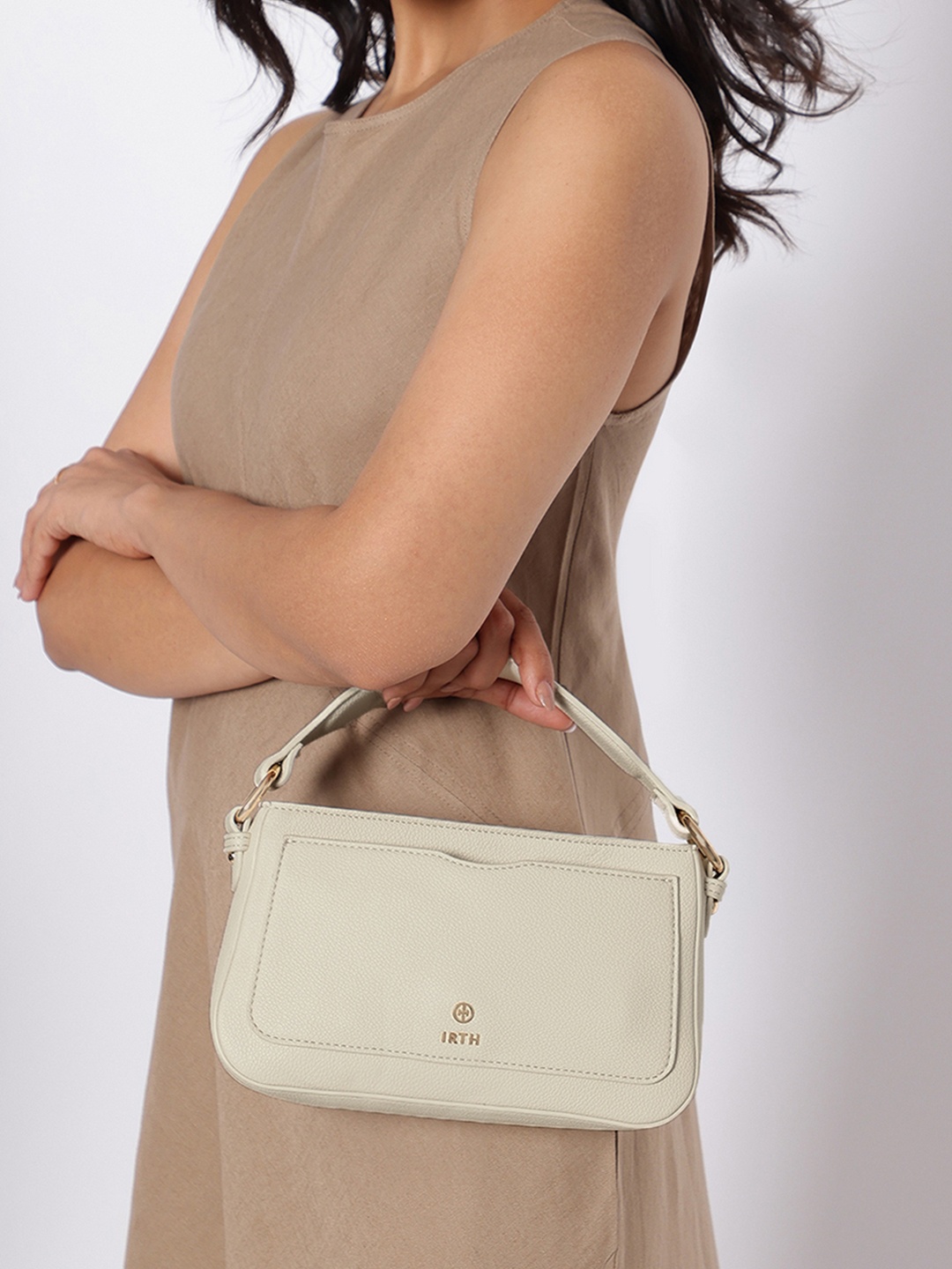 

IRTH Textured Structured Handheld Bag with Tasselled, Off white