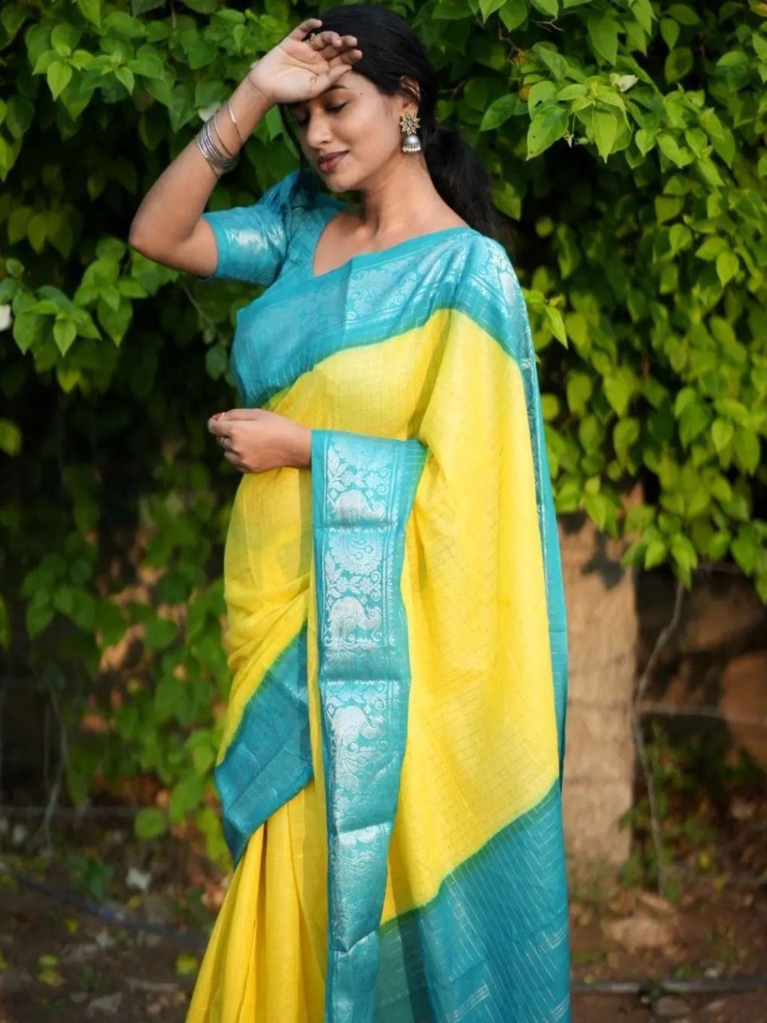 

Anouk Woven Design Zari Banarasi Saree, Yellow