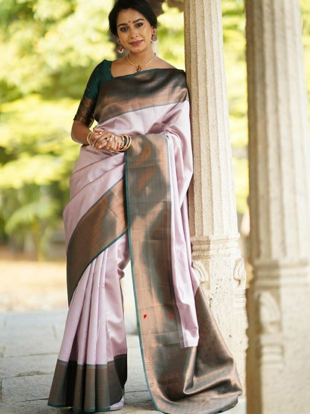 

Upalksh Woven Design Zari Pure Cotton Kanjeevaram Saree, Pink