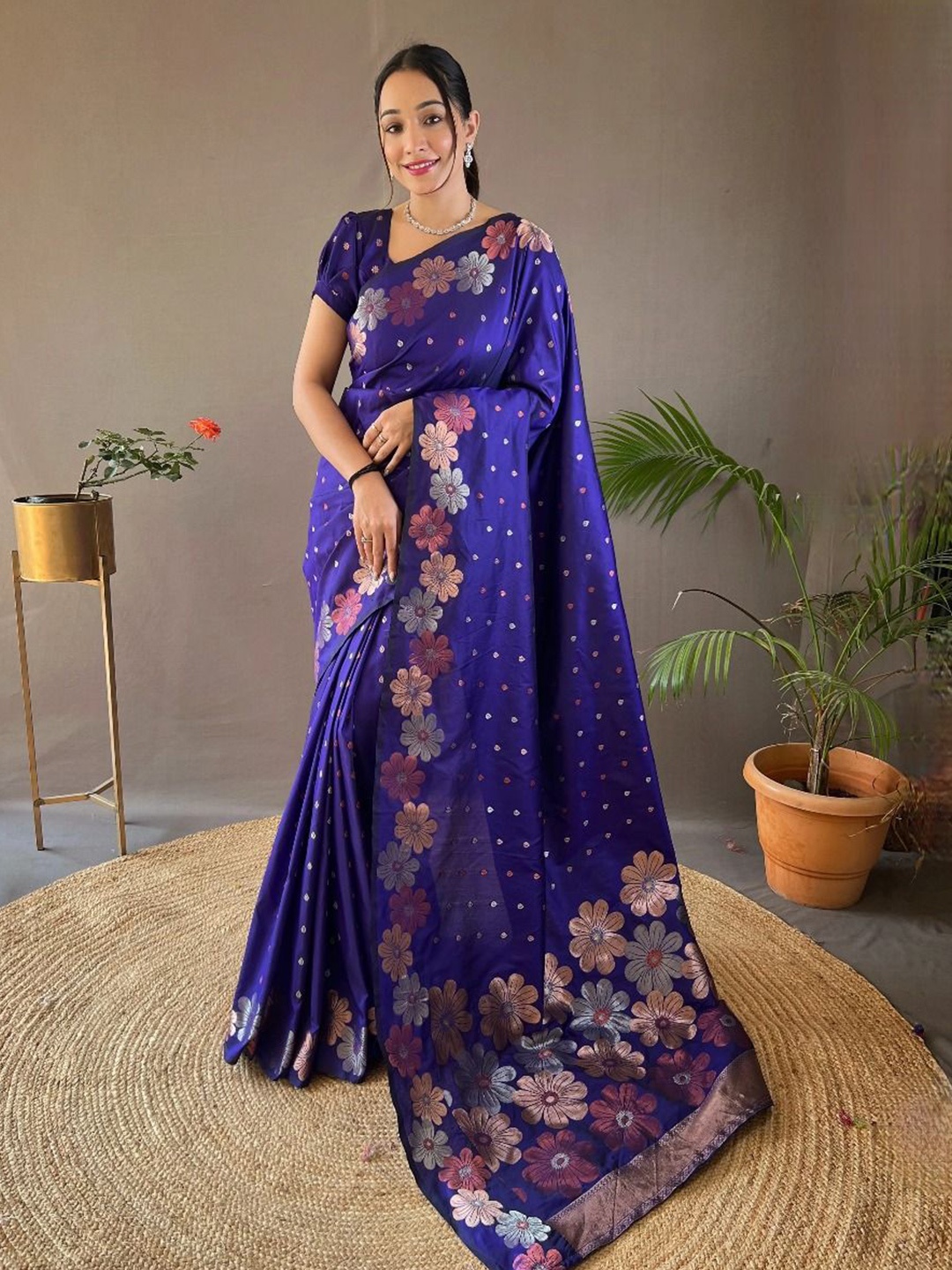 

Anouk Women Floral Banarasi Saree, Violet