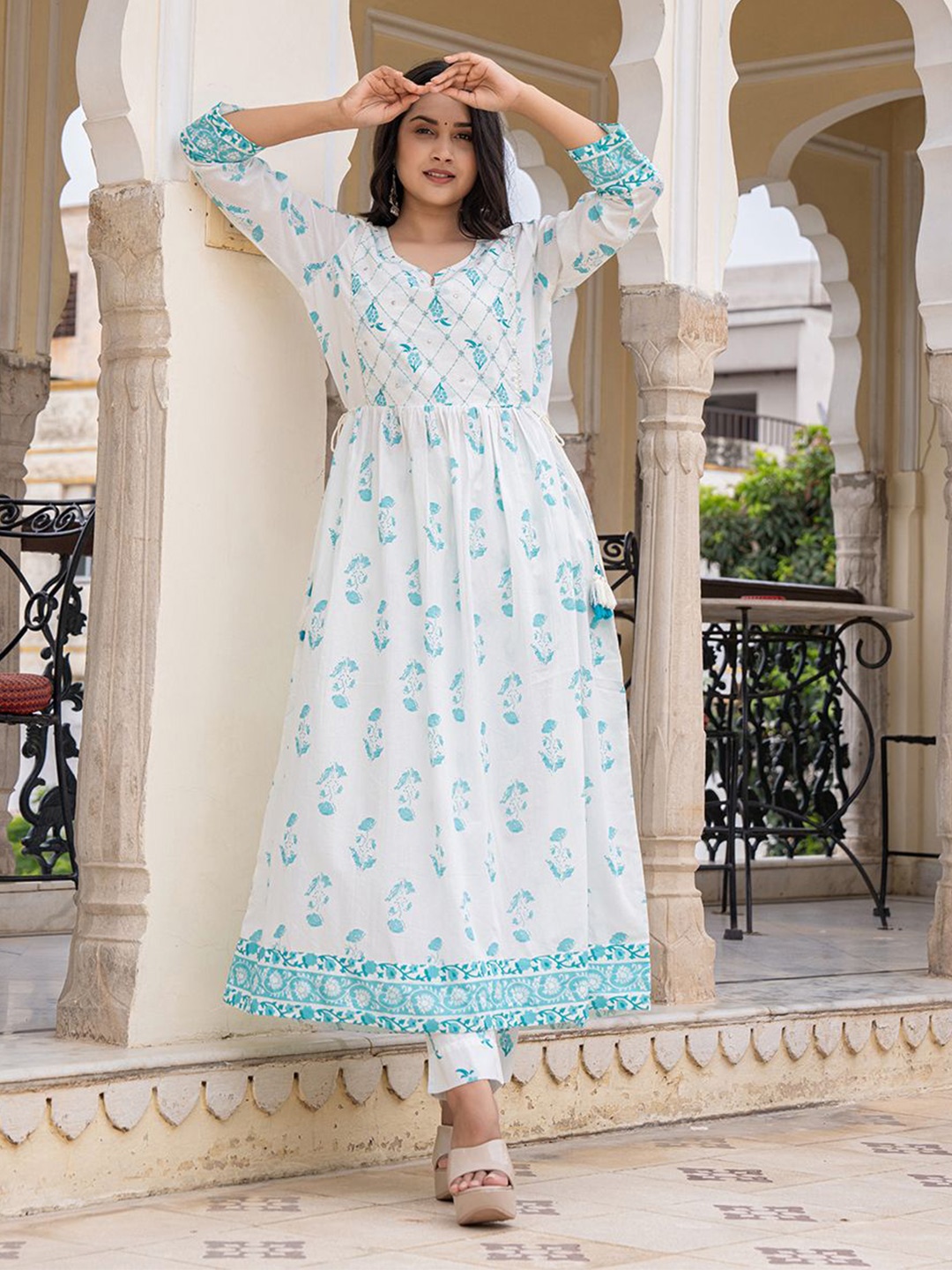 

KAAJH Floral Printed Pure Cotton Anarkali Kurta With Trousers, White