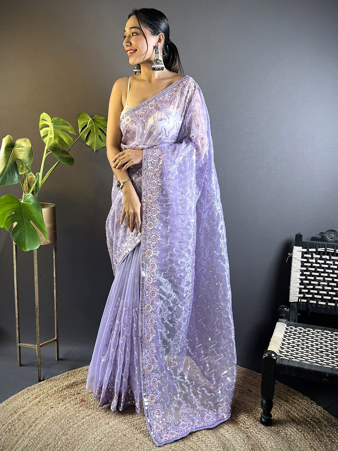 

LeeliPeeri Designer Embroidered Sequinned Net Saree, Lavender